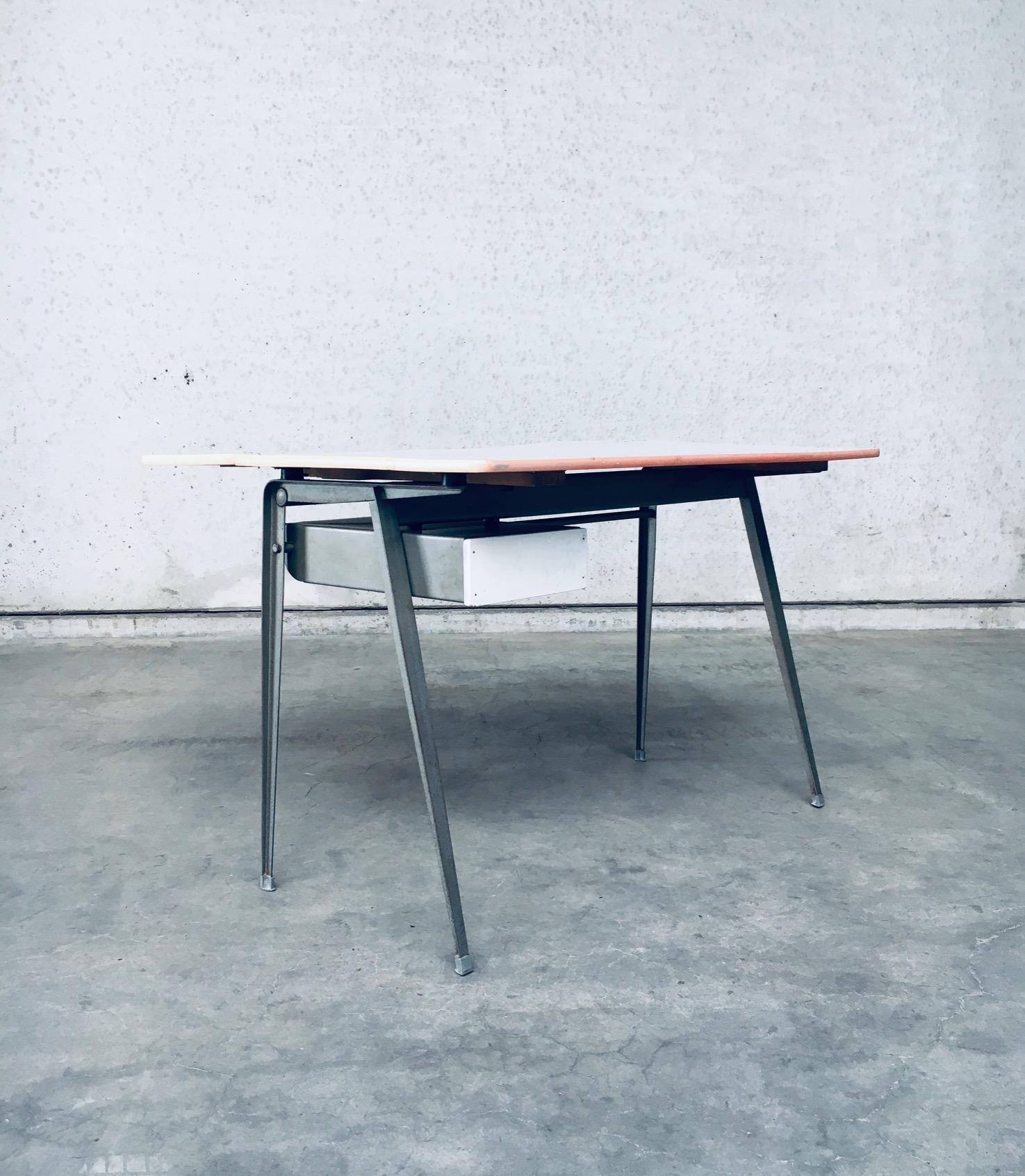Dutch Industrial Design Desk by Wim Rietveld for Ahrend De Cirkel, 1960's For Sale 1