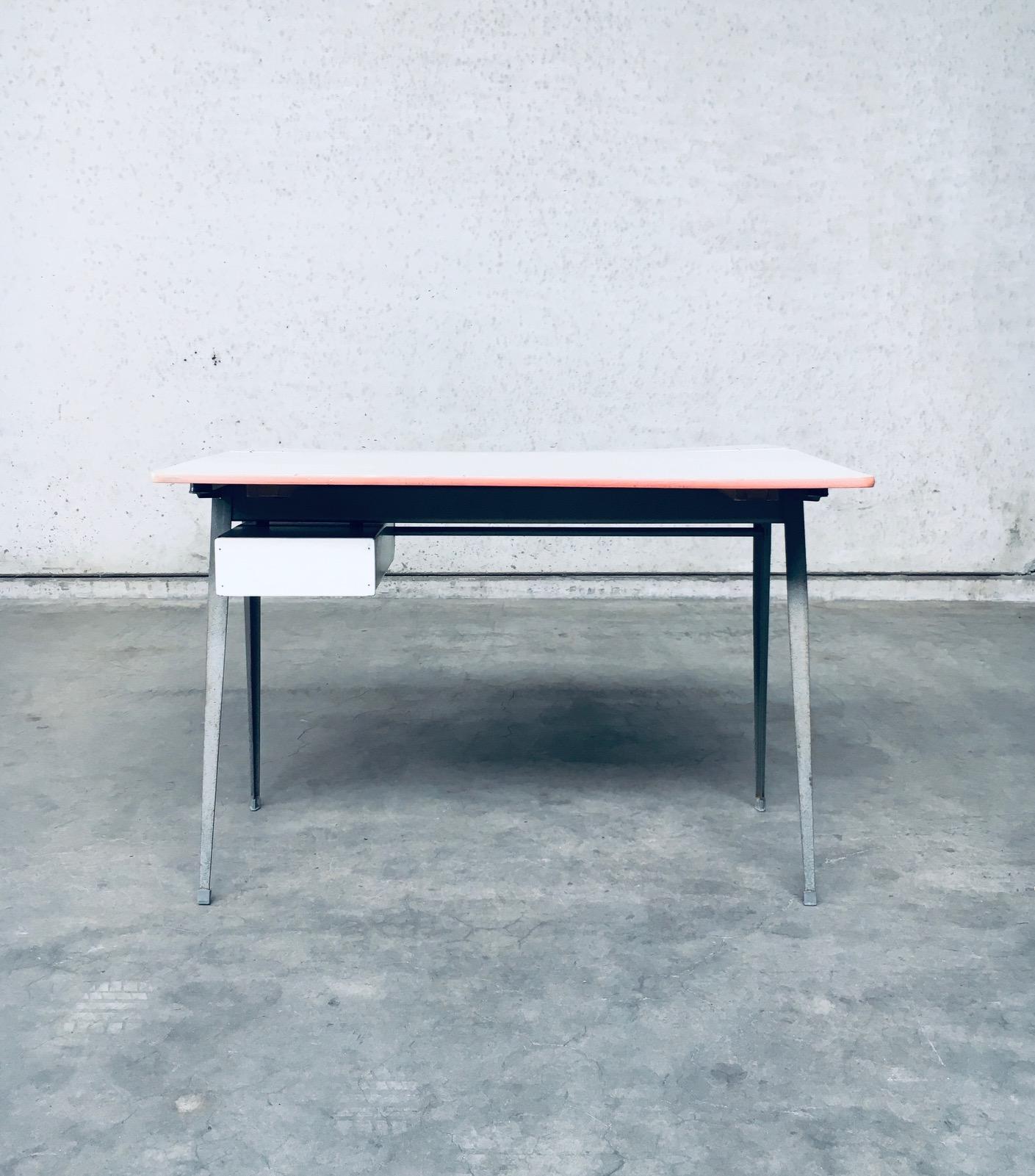 Dutch Industrial Design Desk by Wim Rietveld for Ahrend De Cirkel, 1960's For Sale 2