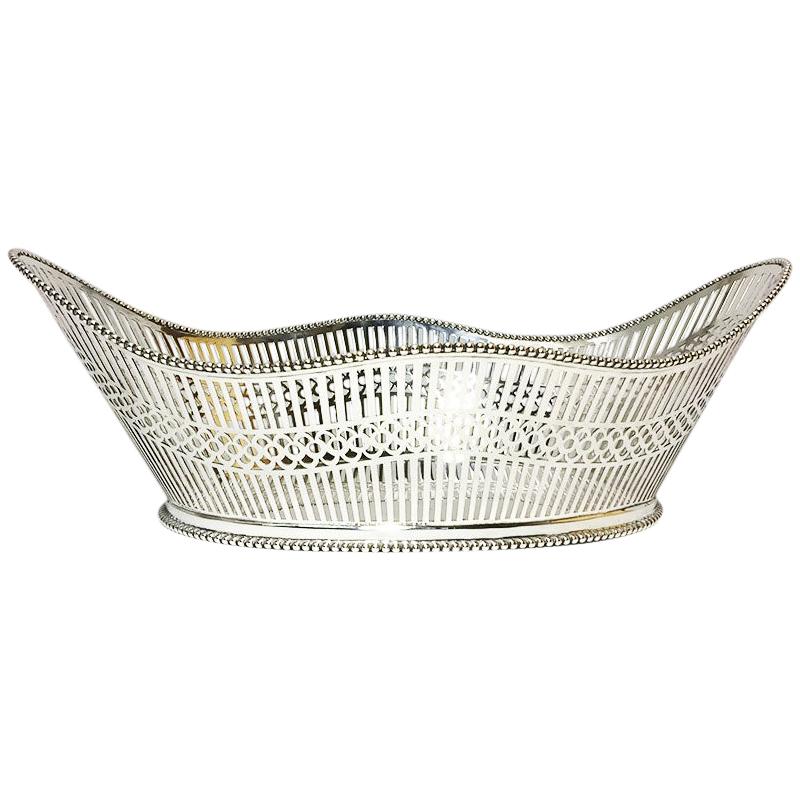 Dutch Large Silver Bread Basket, Kempen Begeer 
Vos, 1921