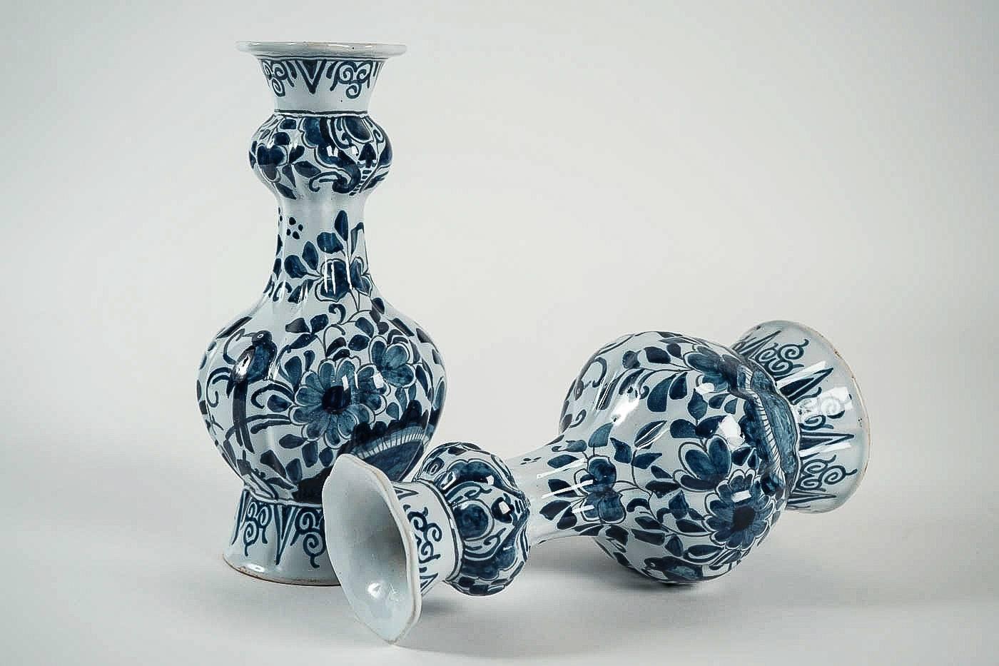 Dutch Late 17th Century, Delft Faience Pair of Gourd-Shaped Vases, circa 1700 2
