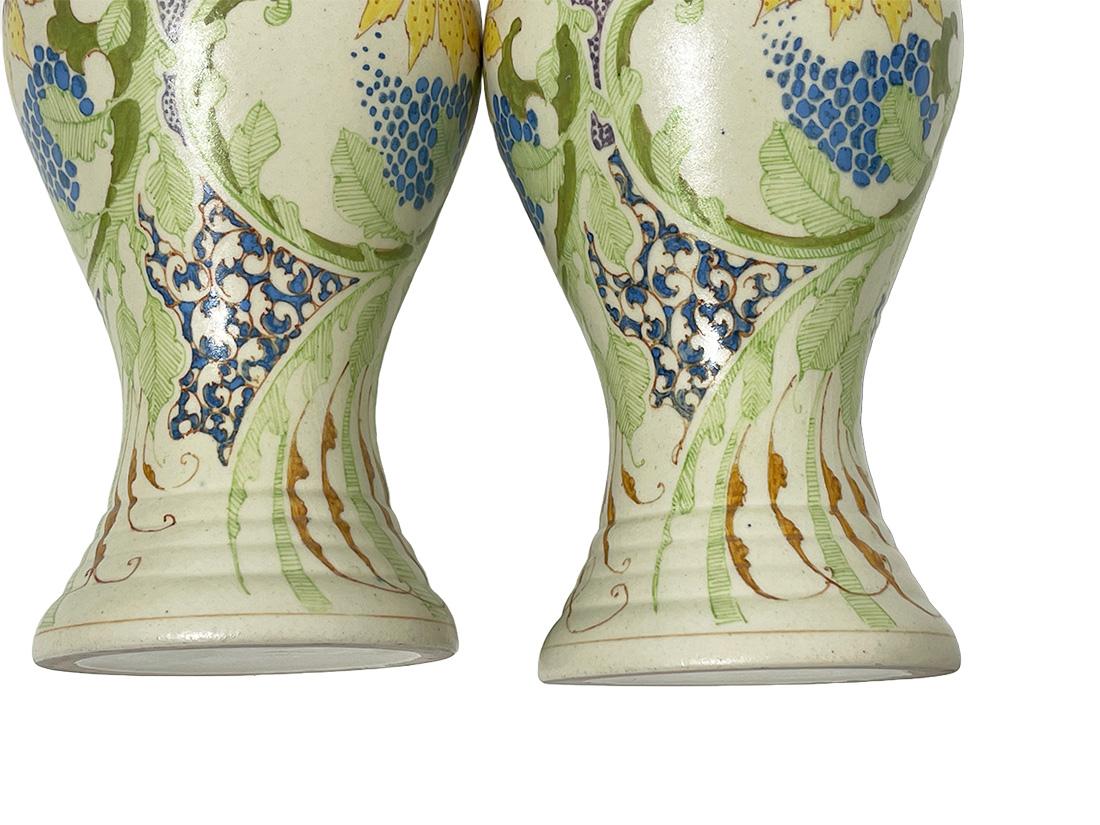 Dutch lidded vases by Ivora Gouda Pottery, ca 1915 In Good Condition For Sale In Delft, NL