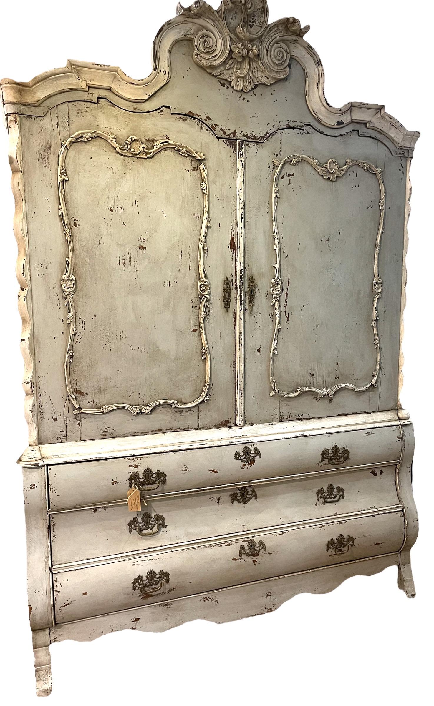 Dutch Oak Wäscheschrank Schrank.

Hergestellt im 18. Jahrhundert die Kabinett Arbeit ist immer noch hervorragend zu diesem Tag, diese Stücke wurden oft für große Landhäuser für Küche oder Schlafzimmer Gebrauch gemacht, hat dies eine zwei Tür offen