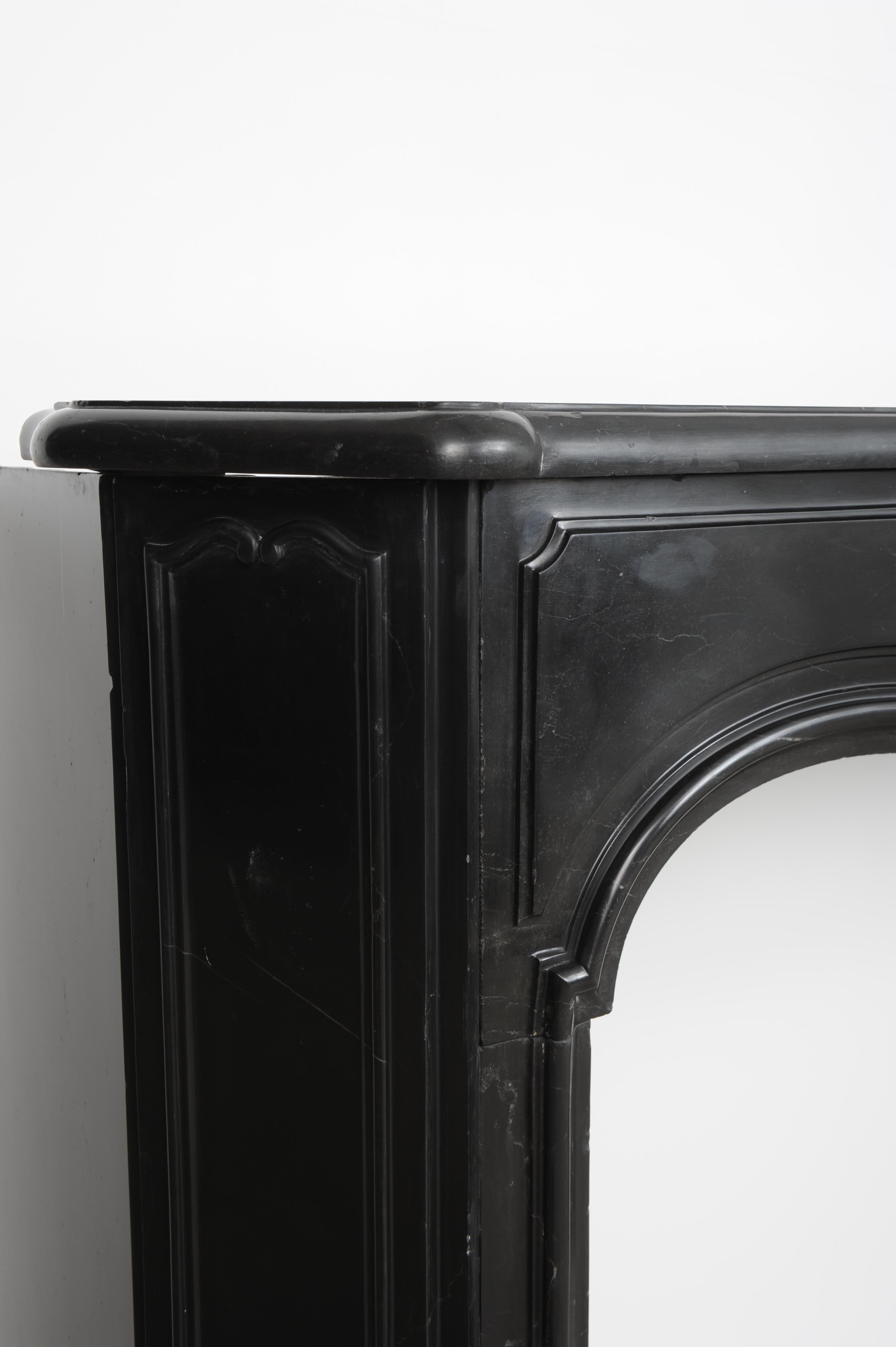 Repisa de chimenea Luis XV holandesa, ca. 1760 en venta 6