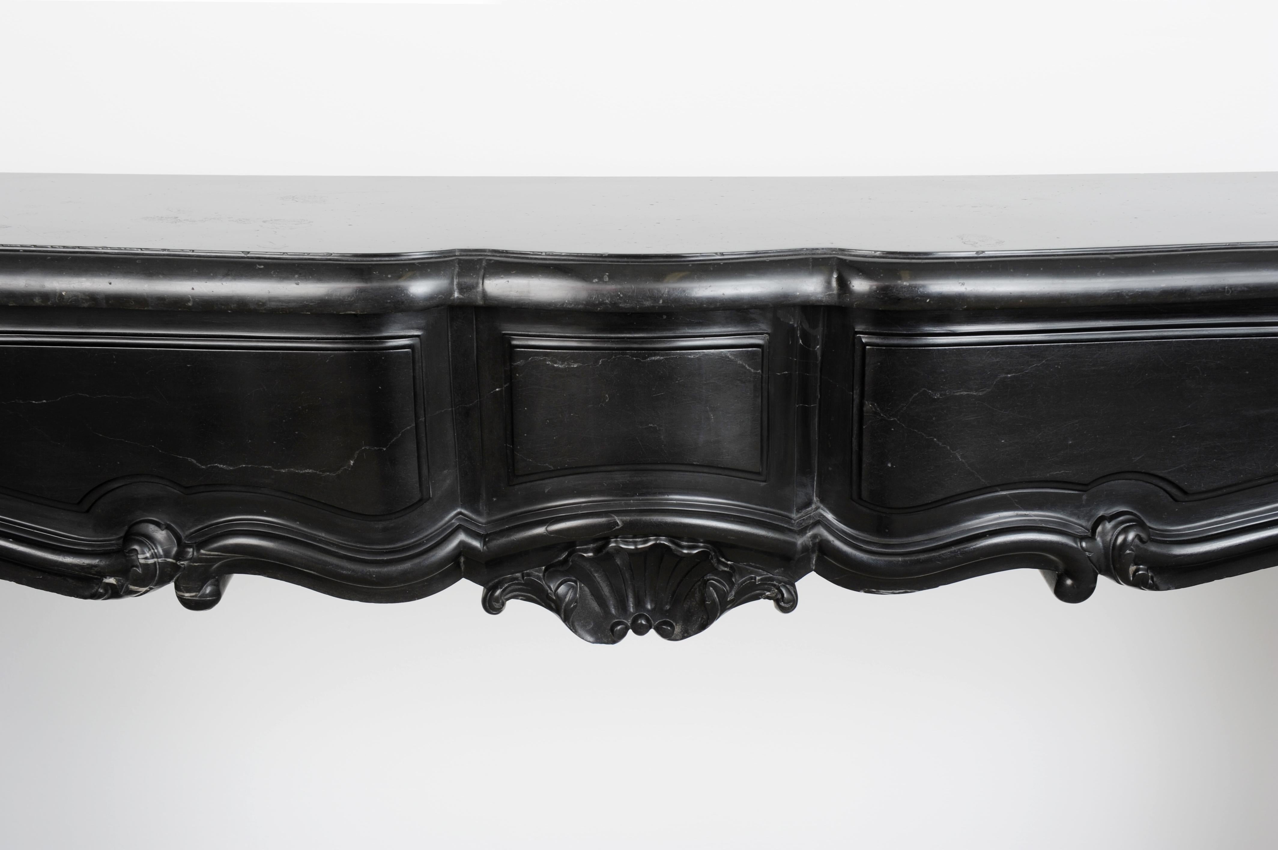 Repisa de chimenea Luis XV holandesa, ca. 1760 siglo XVIII en venta