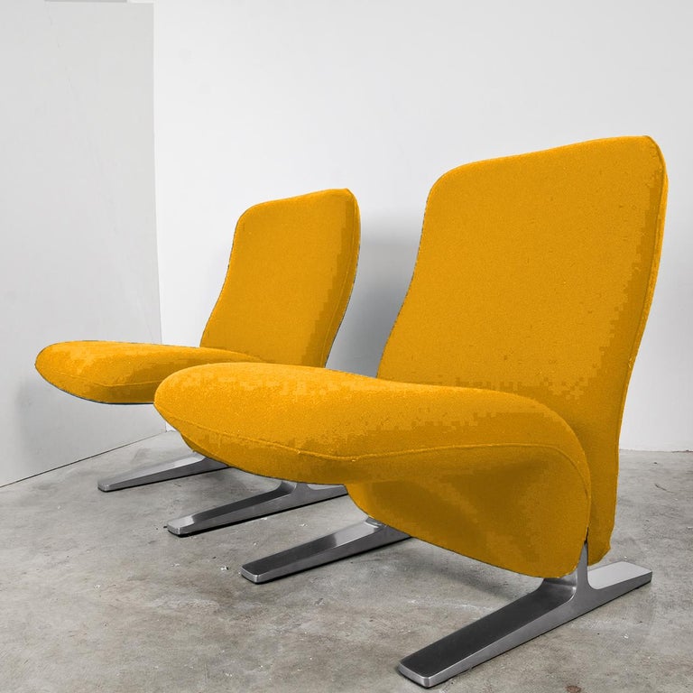 Space Age Dutch Lounge Chairs by Pierre Paulin for Artifort, New Kvadrat Upholstery, 1970s For Sale