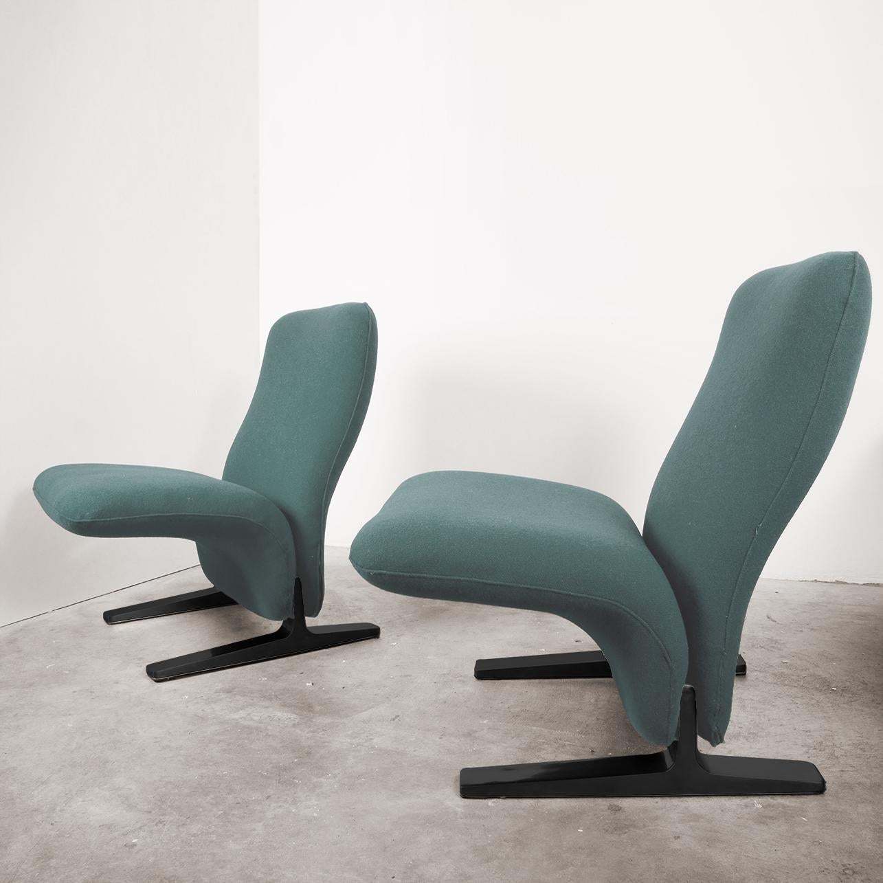 Dutch Lounge Chairs by Pierre Paulin for Artifort, New Kvadrat Upholstery, 1970s 1