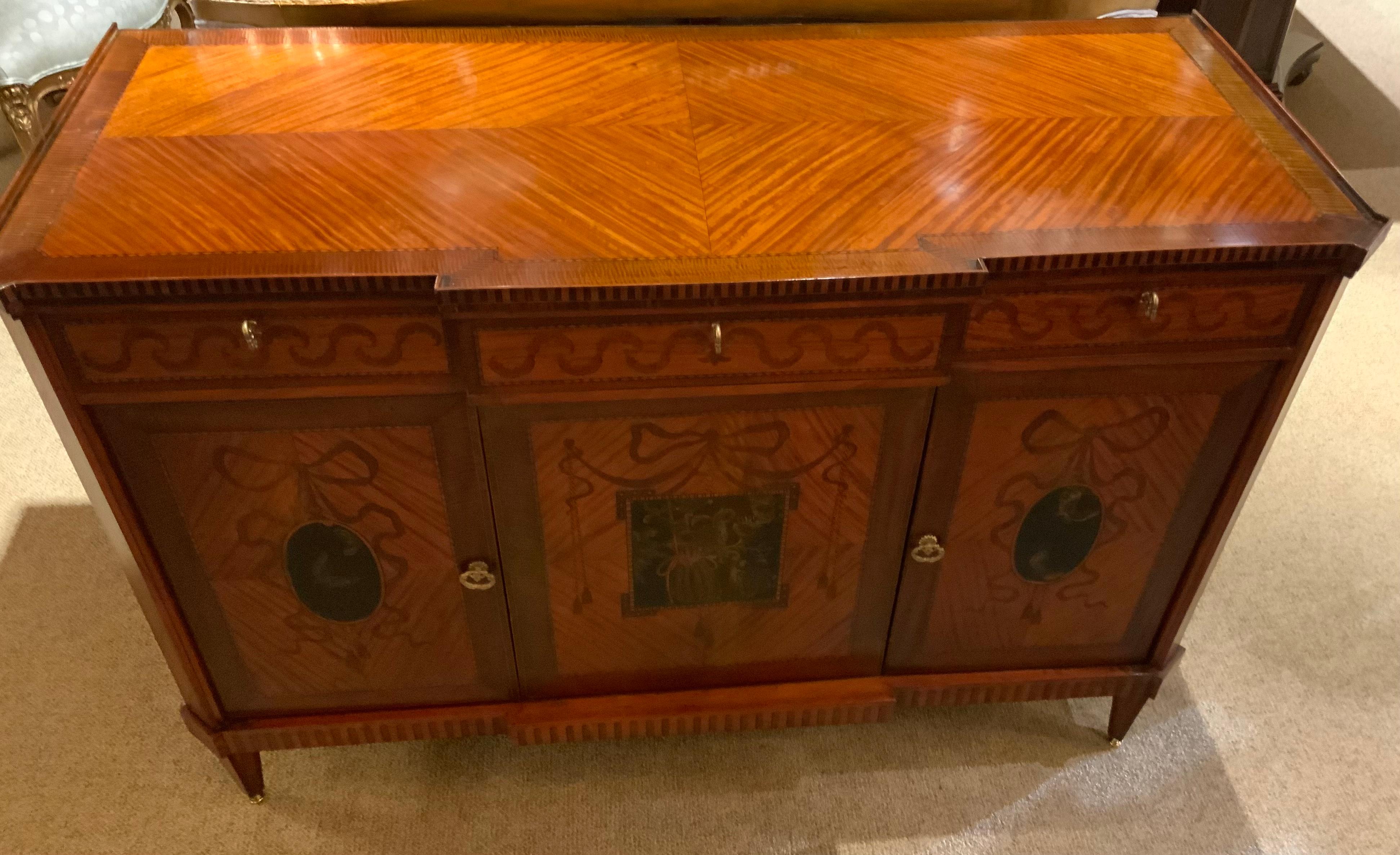 Dutch Mahogany and Satinwood Neoclassical Cabinet, 19 Th C In Excellent Condition For Sale In Houston, TX