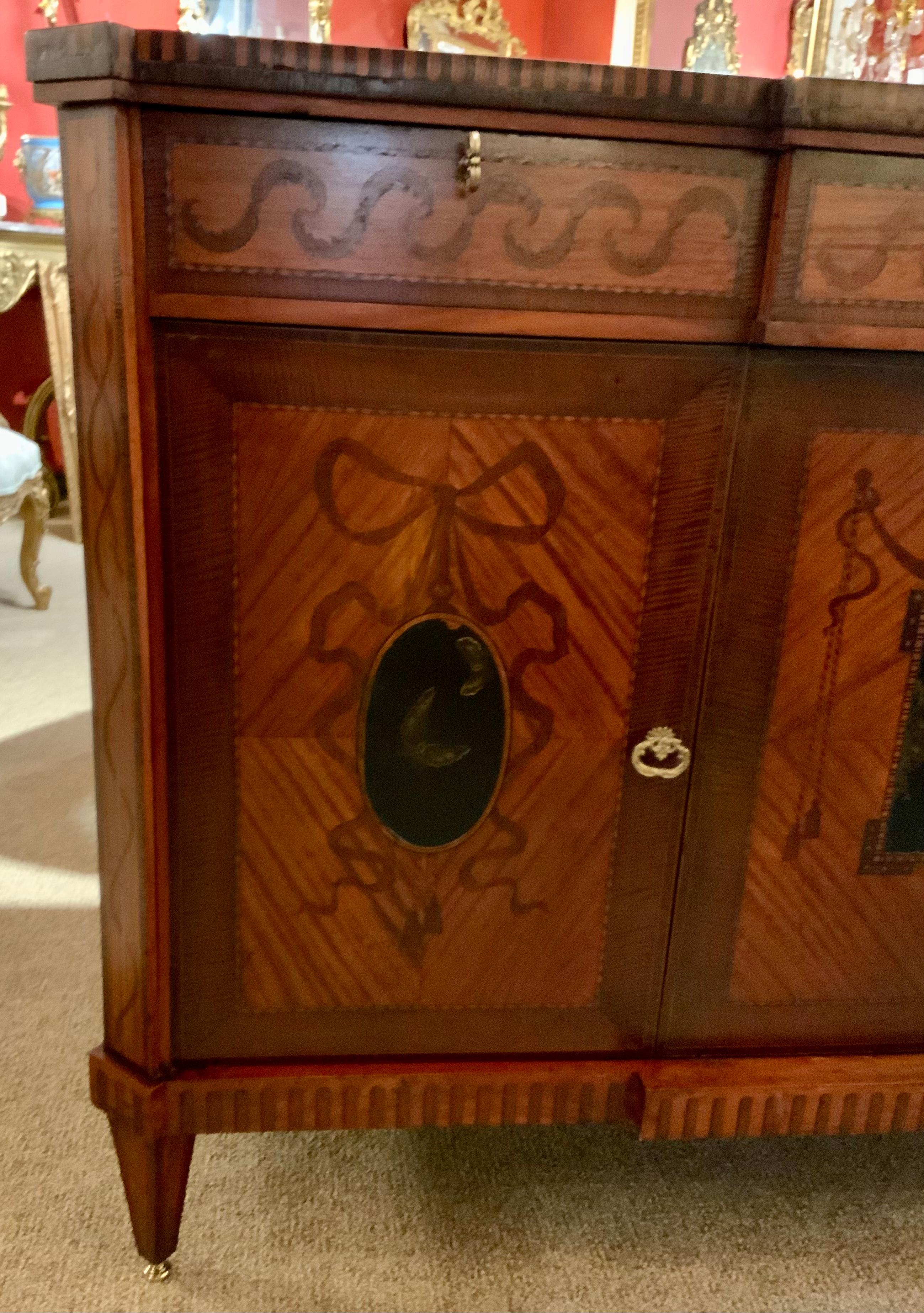 Dutch Mahogany and Satinwood Neoclassical Cabinet, 19 Th C For Sale 2