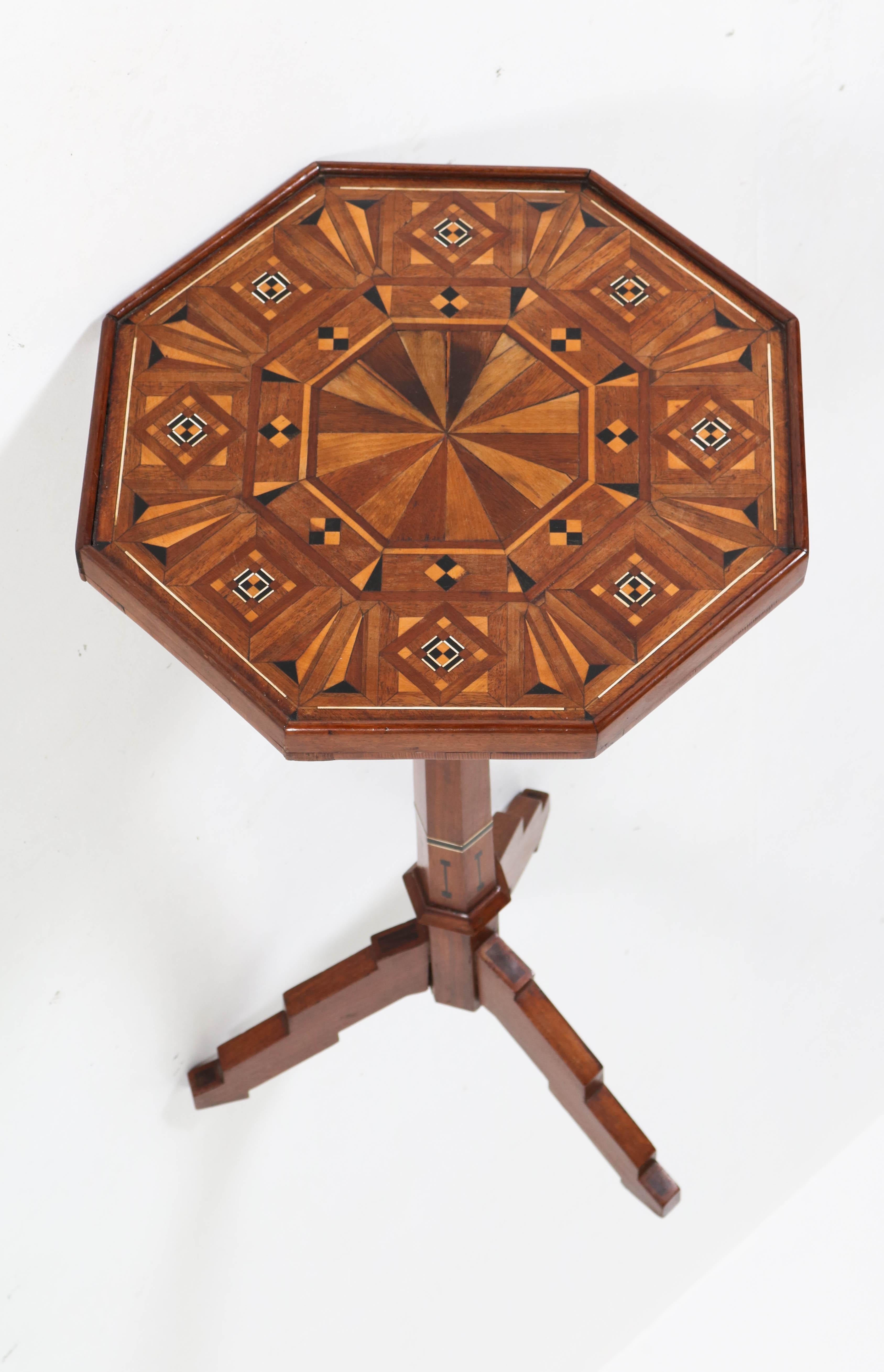 Dutch Mahogany Art Nouveau Arts & Crafts Occasional Table with Inlay, 1900s In Good Condition In Amsterdam, NL