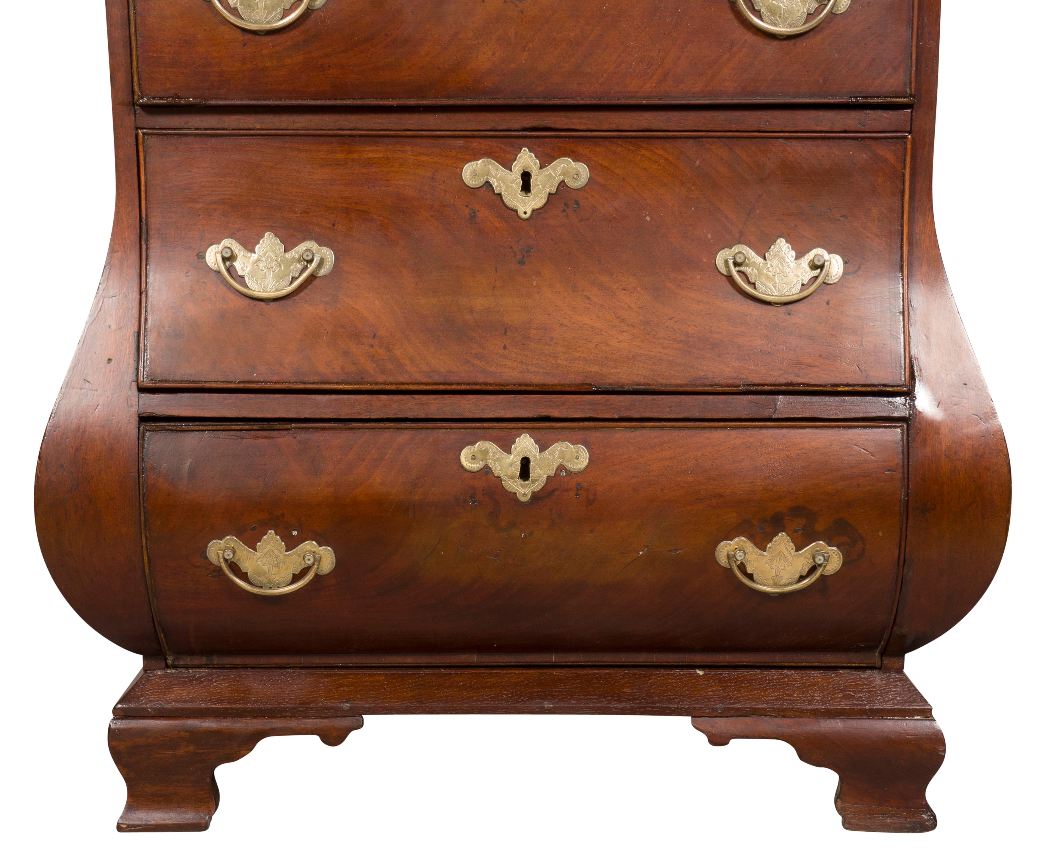 Dutch Mahogany Bombe Petit Chest of Drawers For Sale 9