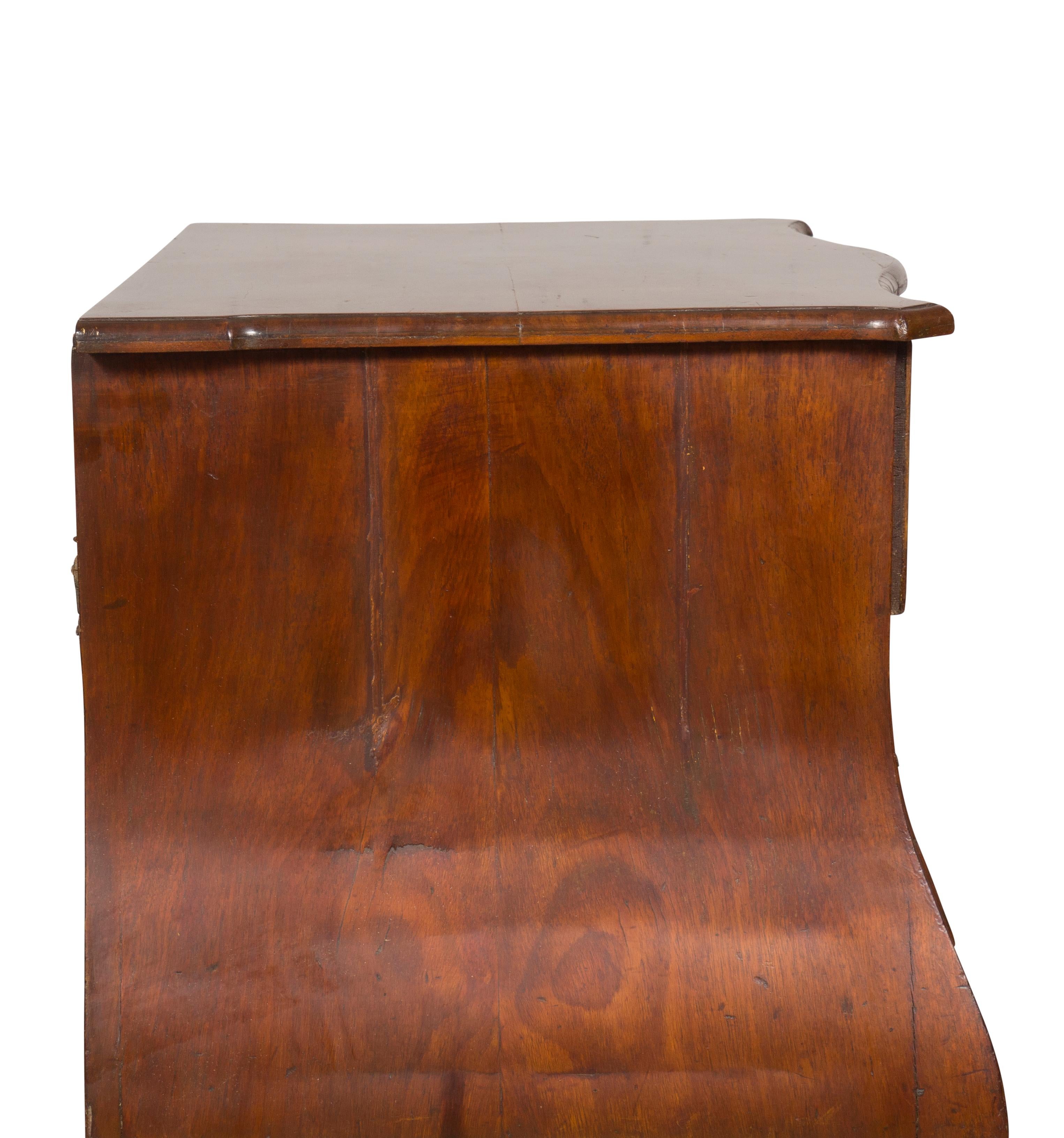 Dutch Mahogany Bombe Petit Chest of Drawers For Sale 11