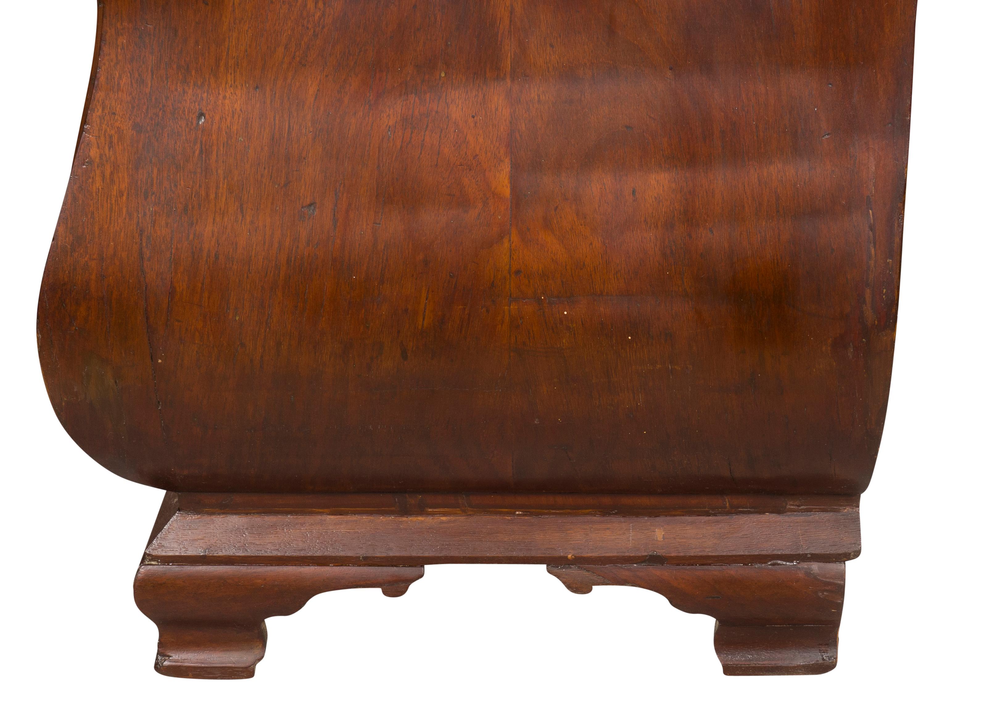 Dutch Mahogany Bombe Petit Chest of Drawers For Sale 12