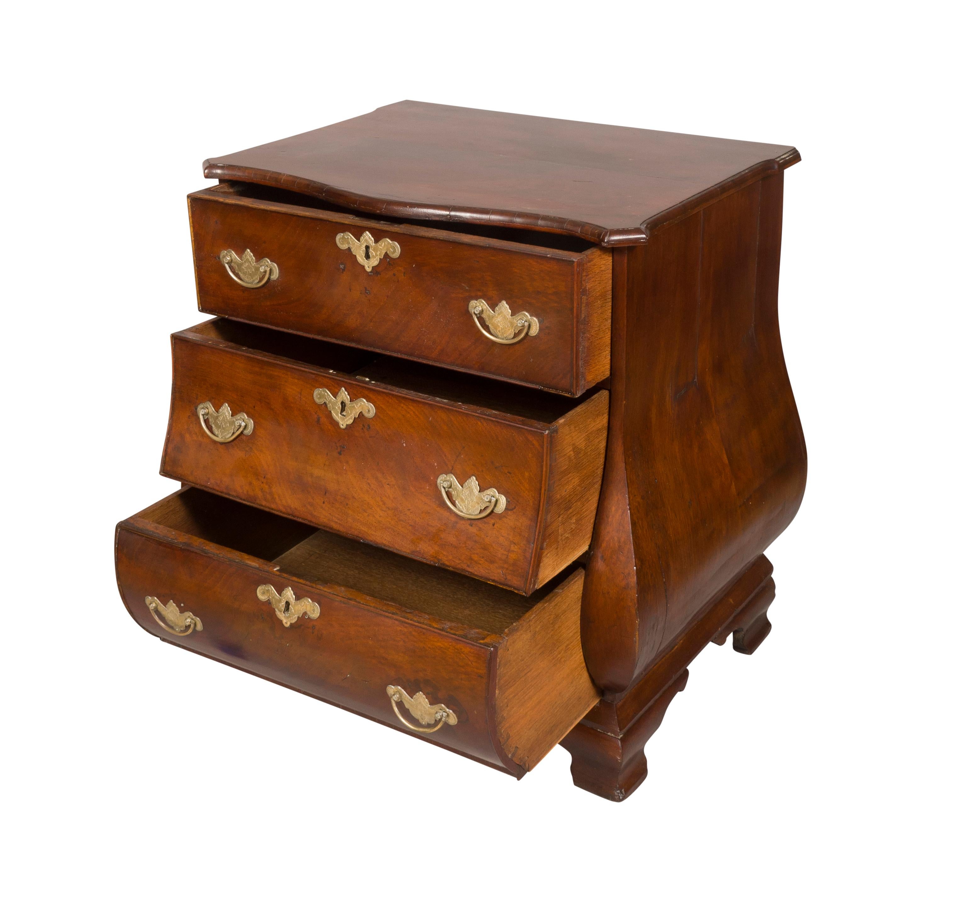 Dutch Mahogany Bombe Petit Chest of Drawers For Sale 2