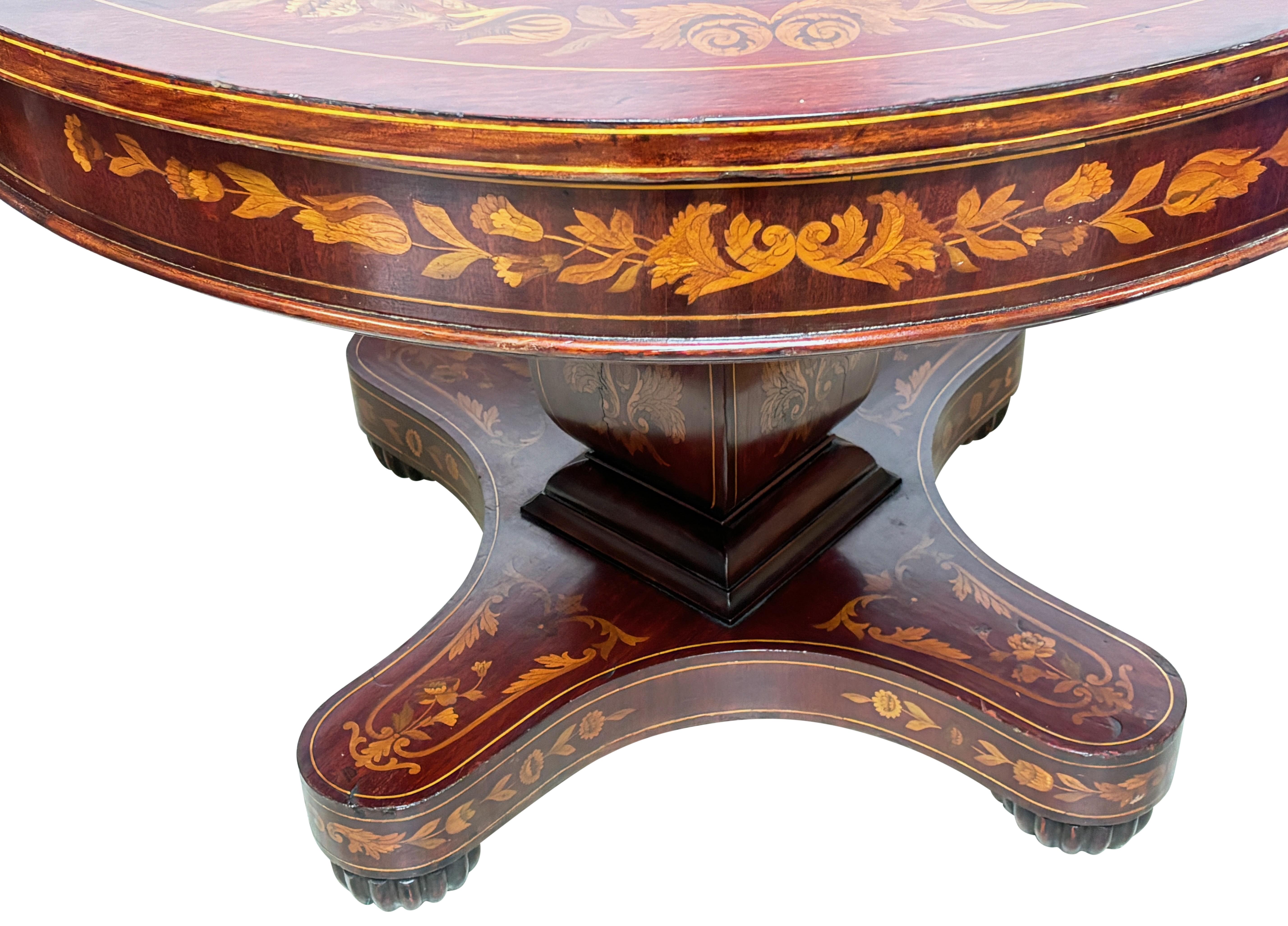 Néerlandais Table centrale en marqueterie hollandaise en vente
