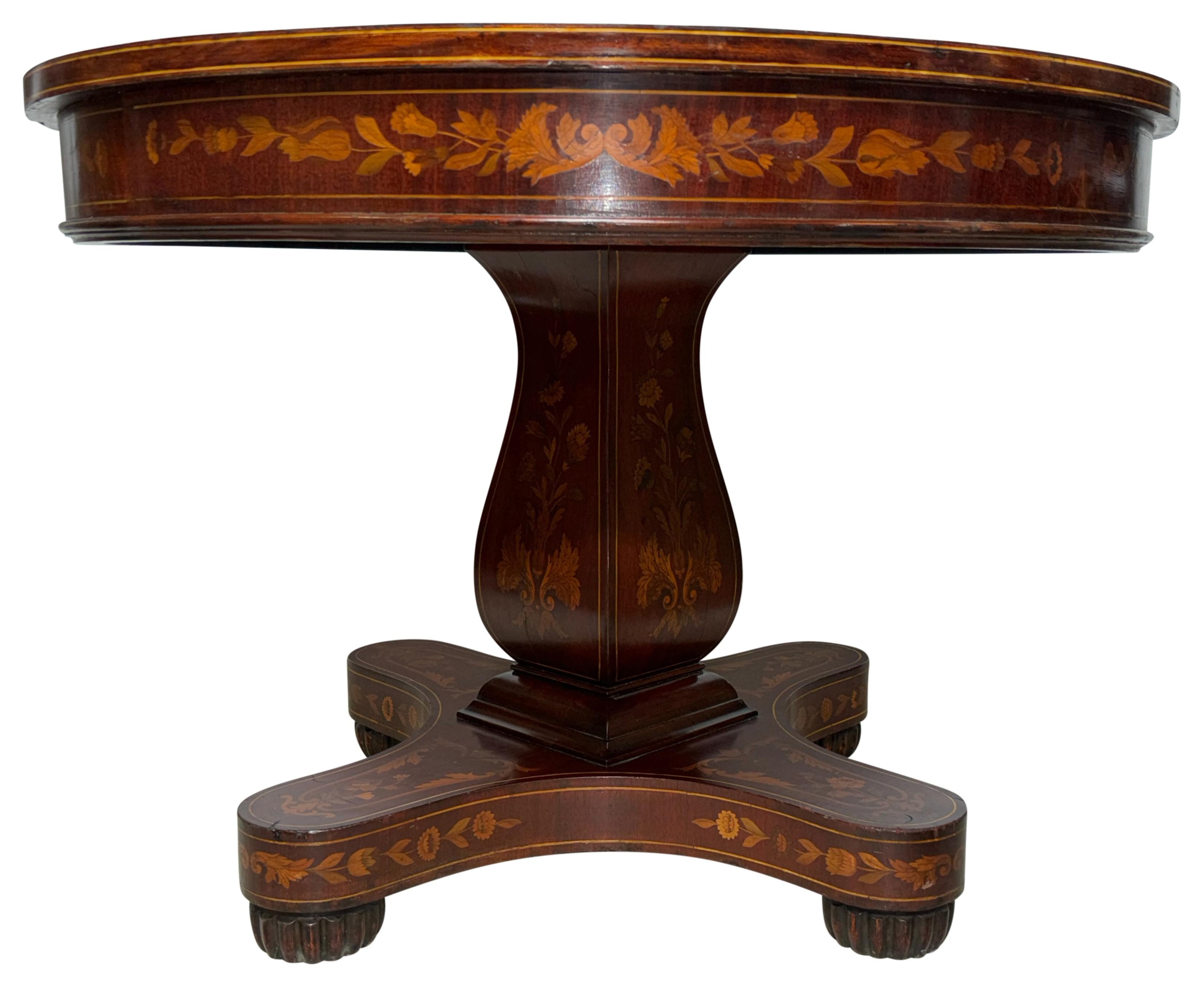 Table centrale en marqueterie hollandaise Bon état - En vente à San Francisco, CA
