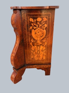 Kommode mit holländischen Intarsien