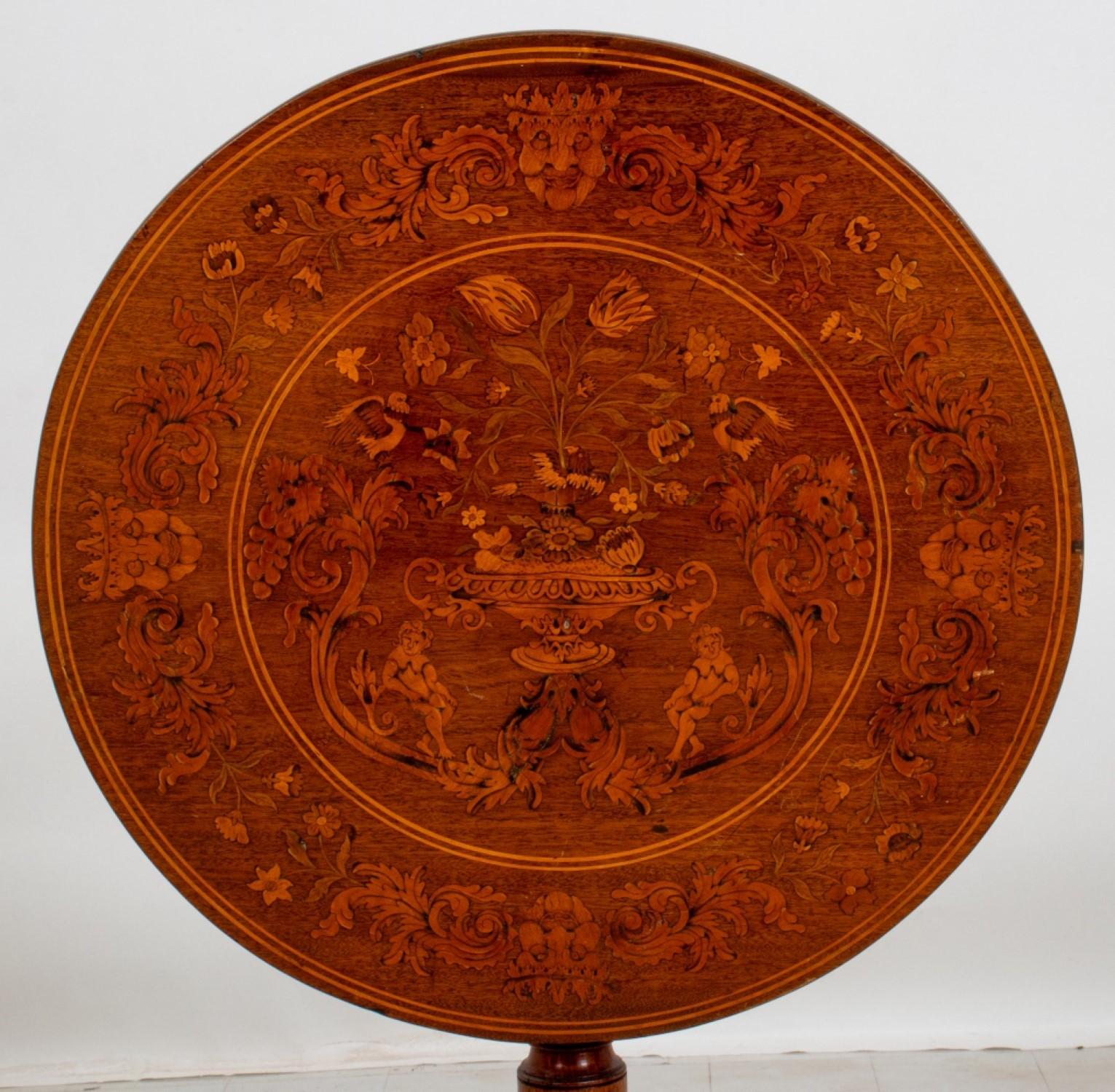 Table circulaire à trépied en marqueterie hollandaise, 19ème C. Bon état - En vente à New York, NY