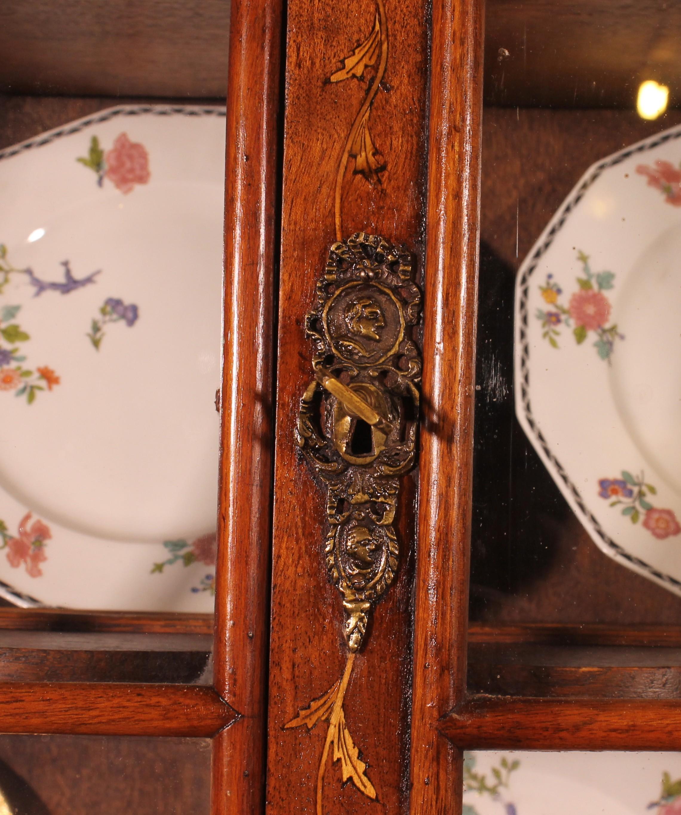 Niederländisches Intarsienkabinett CIRCA 1800 im Angebot 8