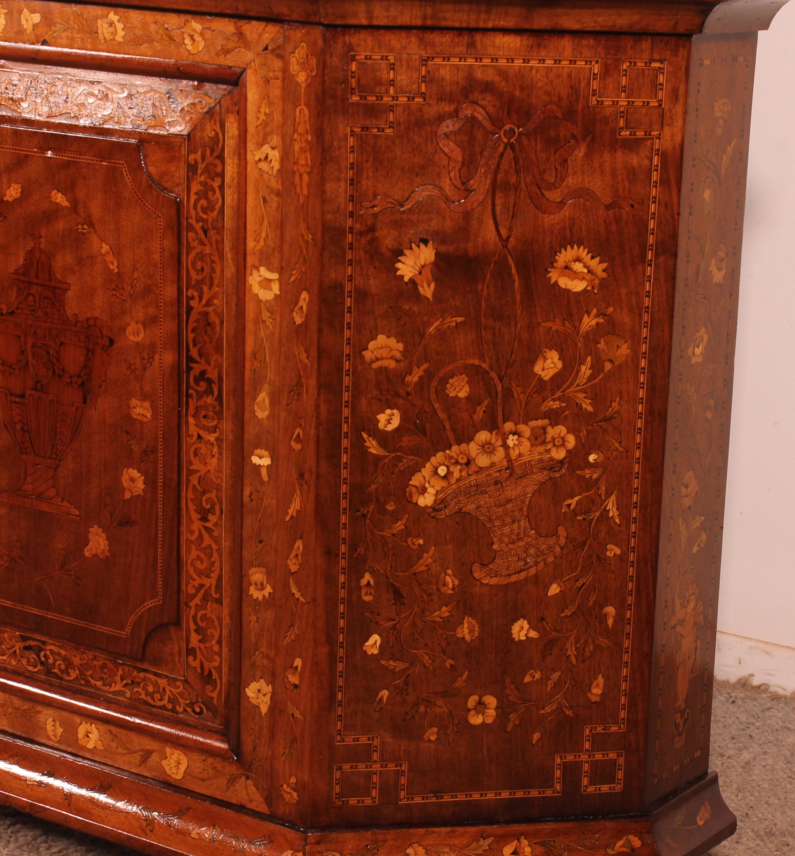 Niederländisches Intarsienkabinett CIRCA 1800 (19. Jahrhundert) im Angebot