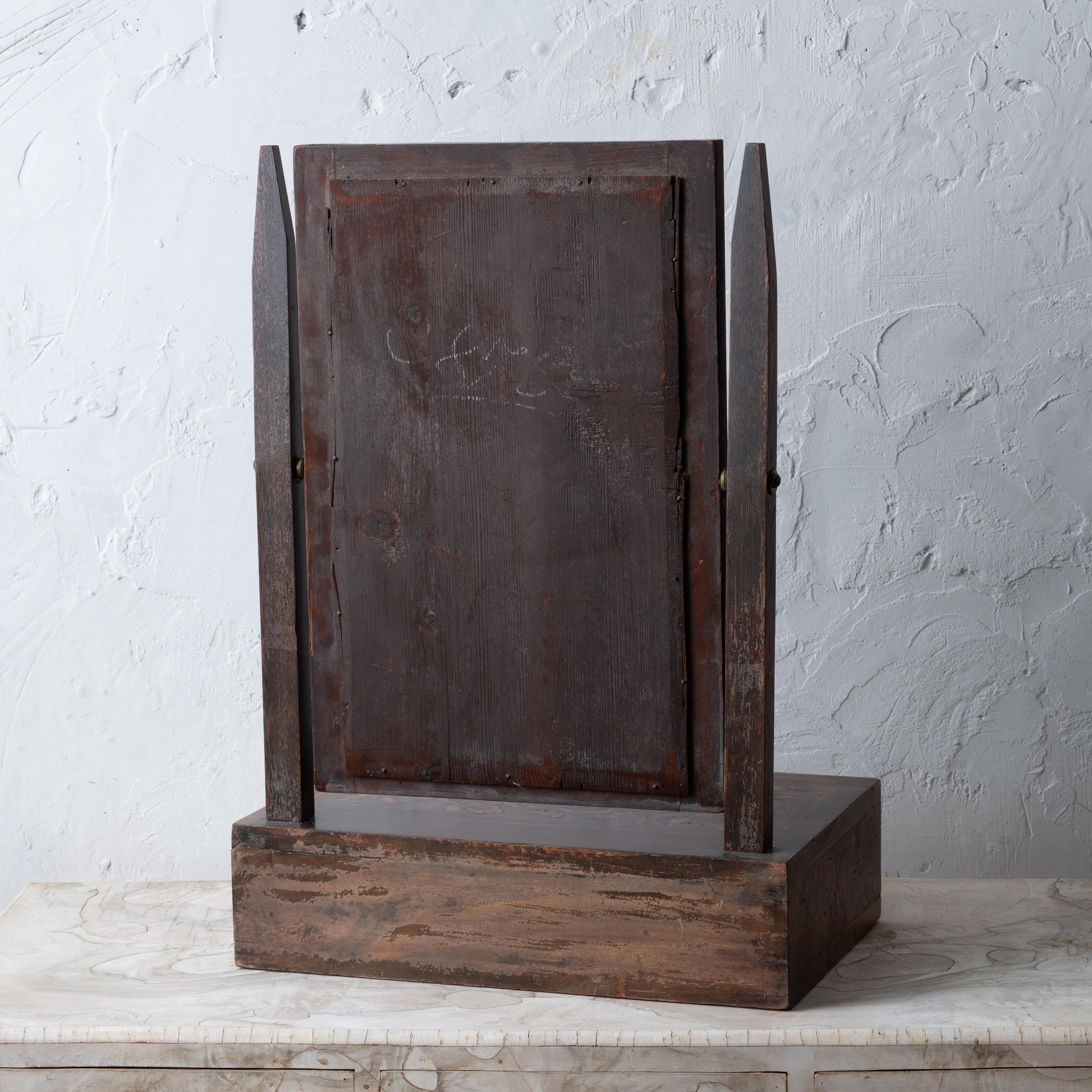 Miroir de table habillée en marqueterie hollandaise, 18e siècle en vente 9