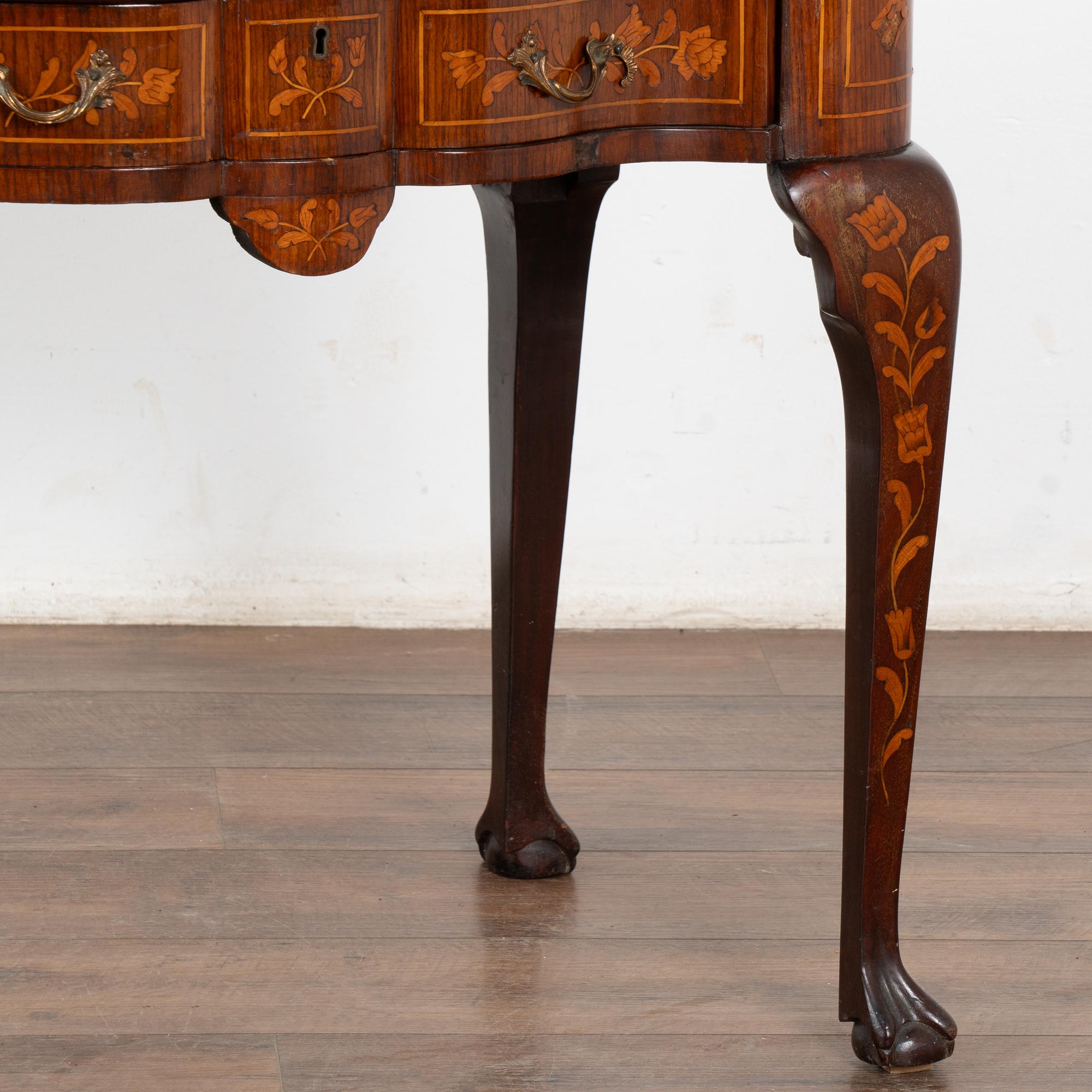 Table d'appoint hollandaise en marqueterie sur pieds CIRCA, Hollande vers 1770-1800 en vente 4