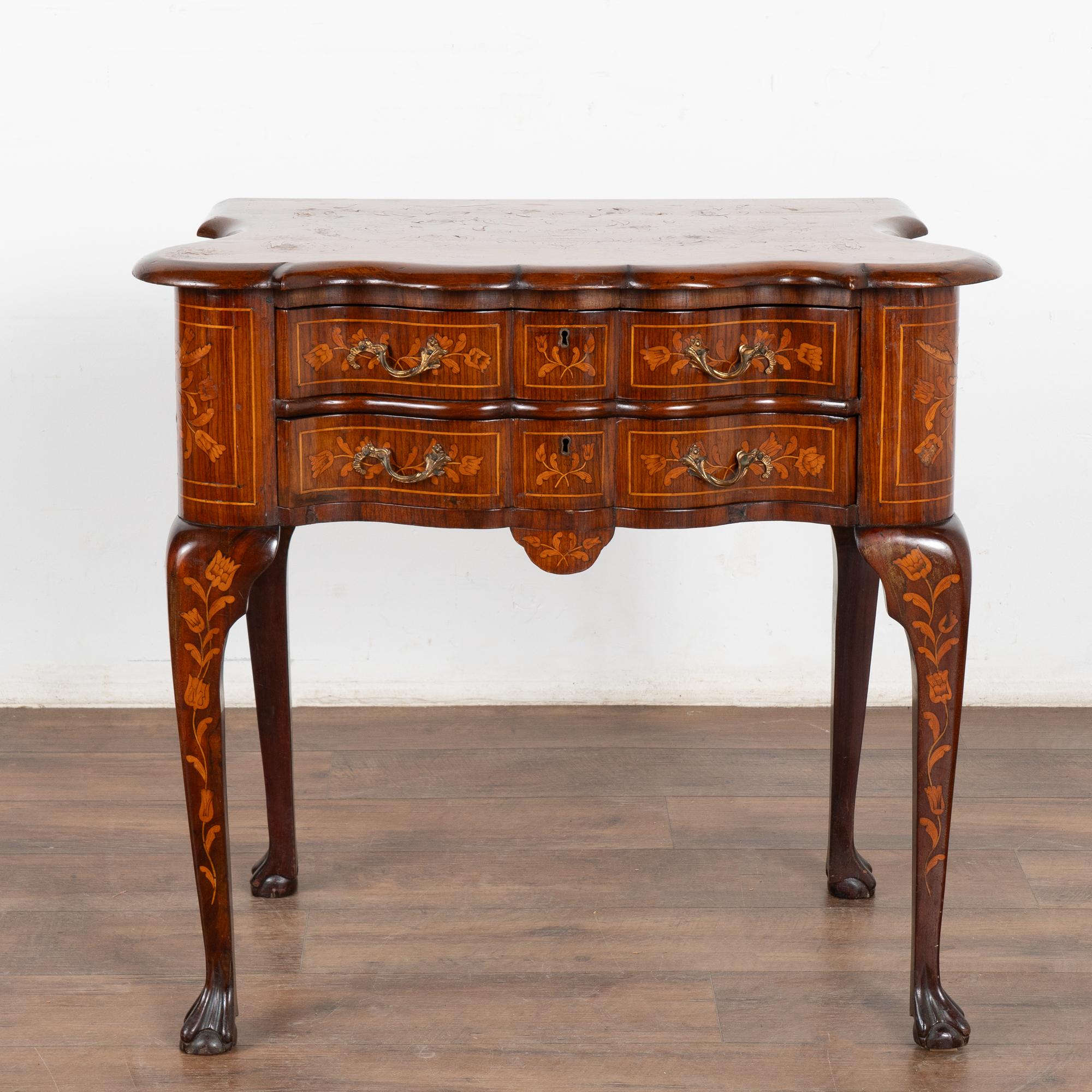 Néerlandais Table d'appoint hollandaise en marqueterie sur pieds CIRCA, Hollande vers 1770-1800 en vente
