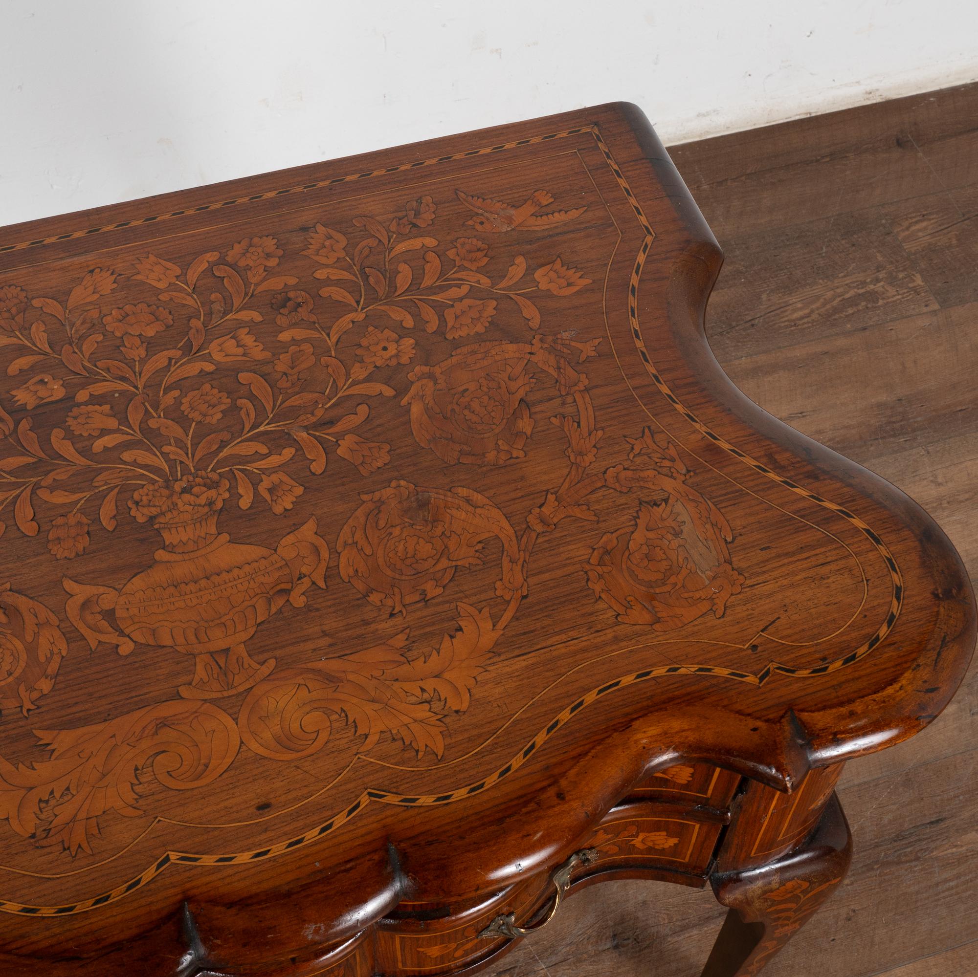 Table d'appoint hollandaise en marqueterie sur pieds CIRCA, Hollande vers 1770-1800 en vente 1