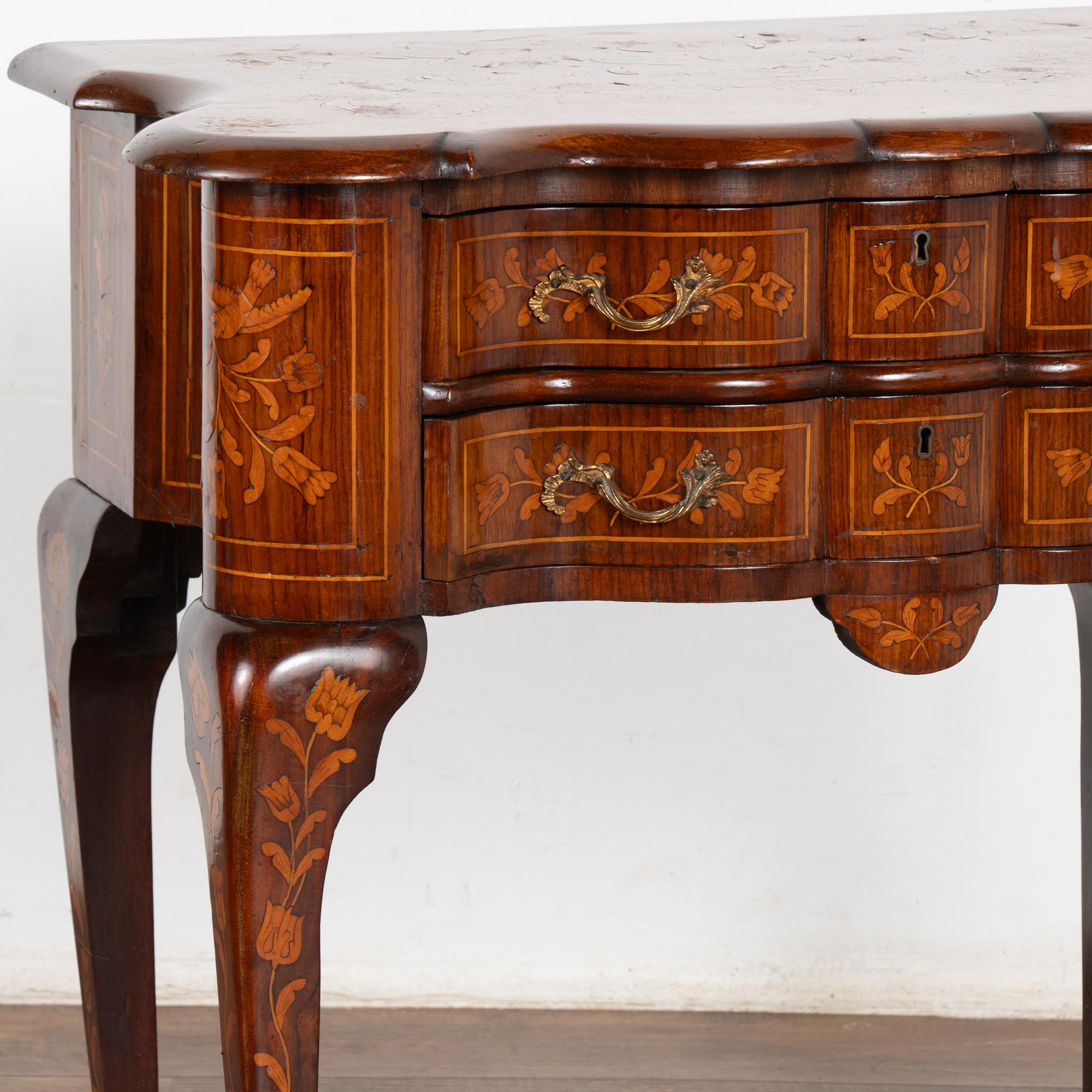 Table d'appoint hollandaise en marqueterie sur pieds CIRCA, Hollande vers 1770-1800 en vente 2