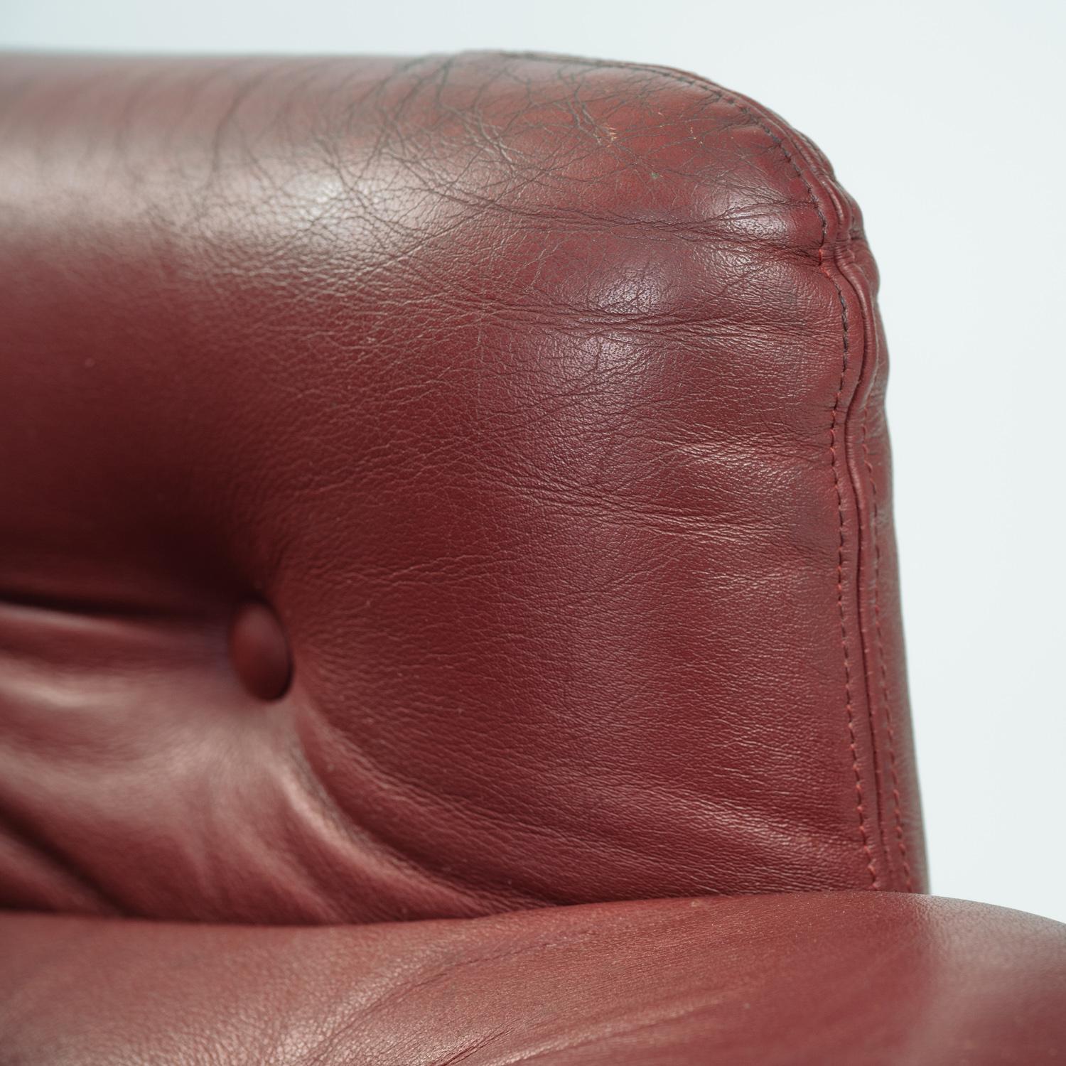 Dutch Martin Visser Osaka burgundy leather lounge chair by 't Spectrum, 1964 For Sale 1