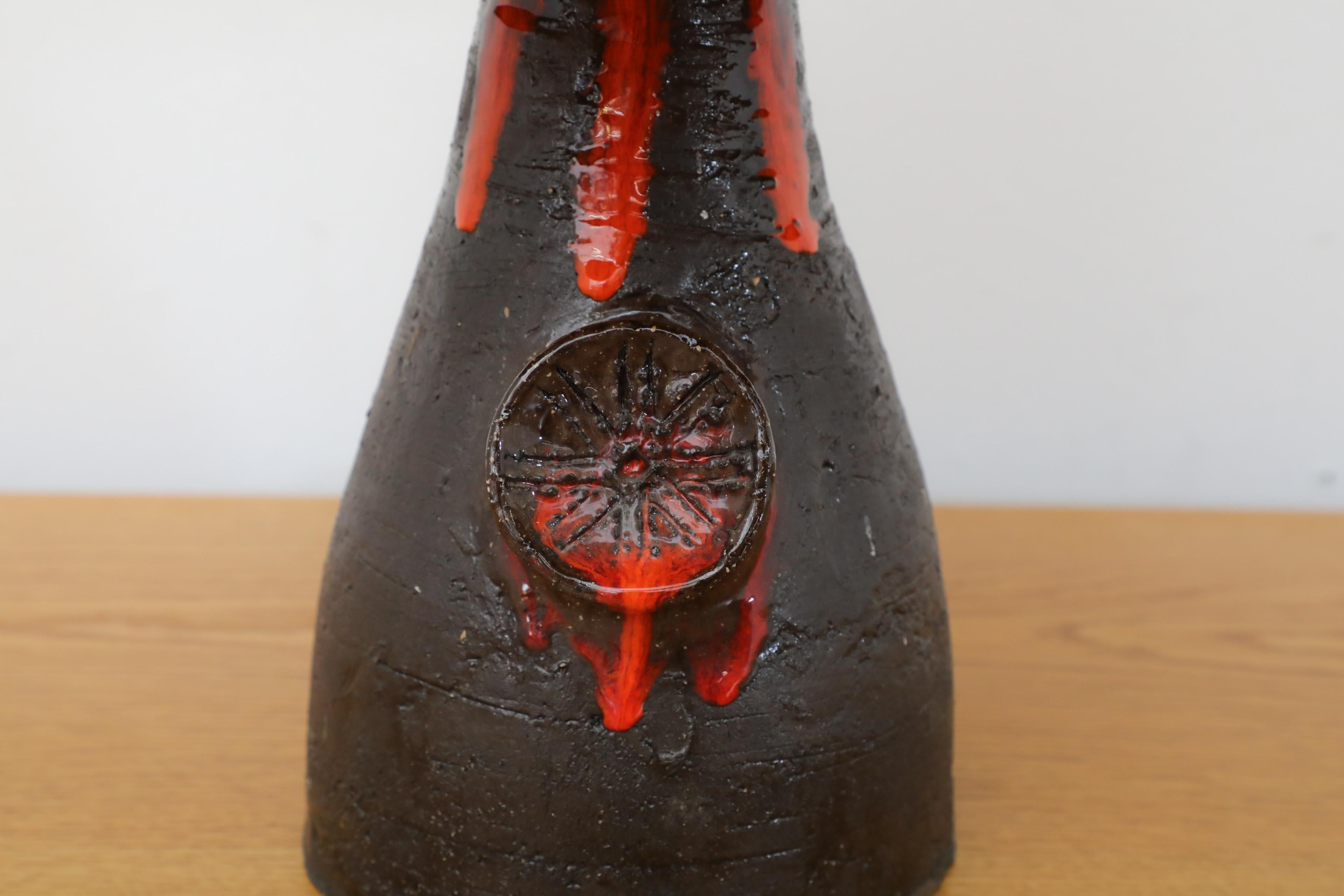 Dutch Mid-Century Black Ceramic Volcanic Table Lamp w/ Red Dripping Effect Glaze For Sale 10