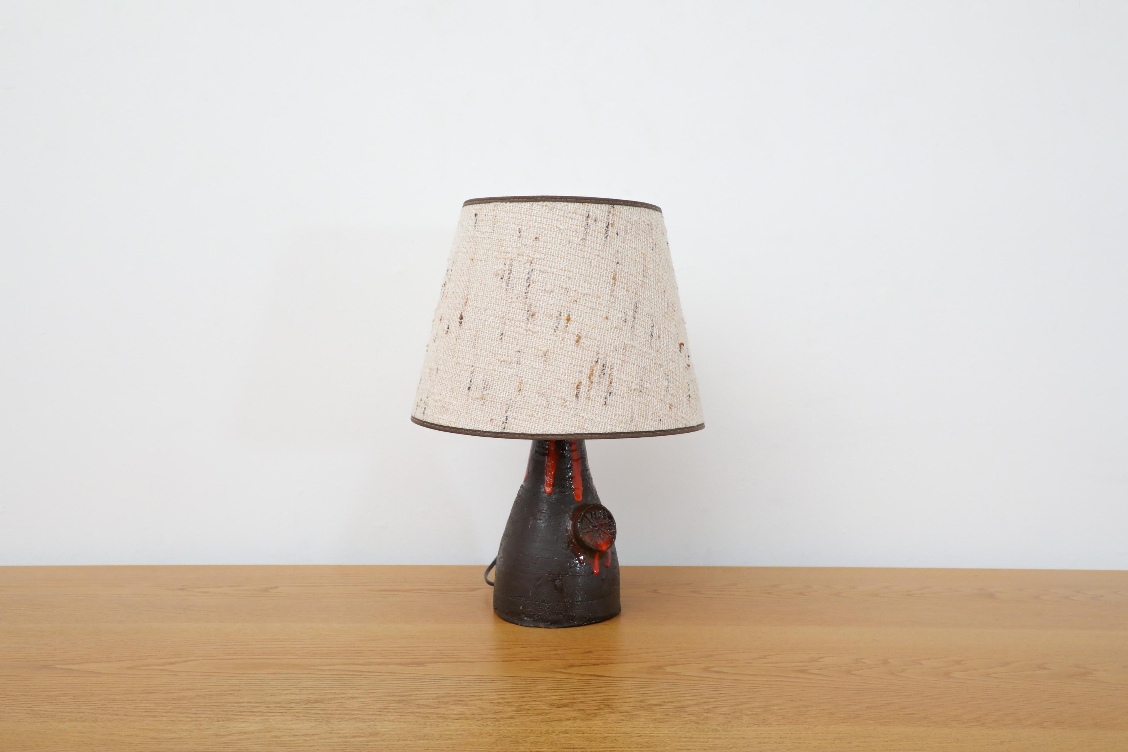 Dutch Mid-Century Black Ceramic Volcanic Table Lamp w/ Red Dripping Effect Glaze In Good Condition For Sale In Los Angeles, CA