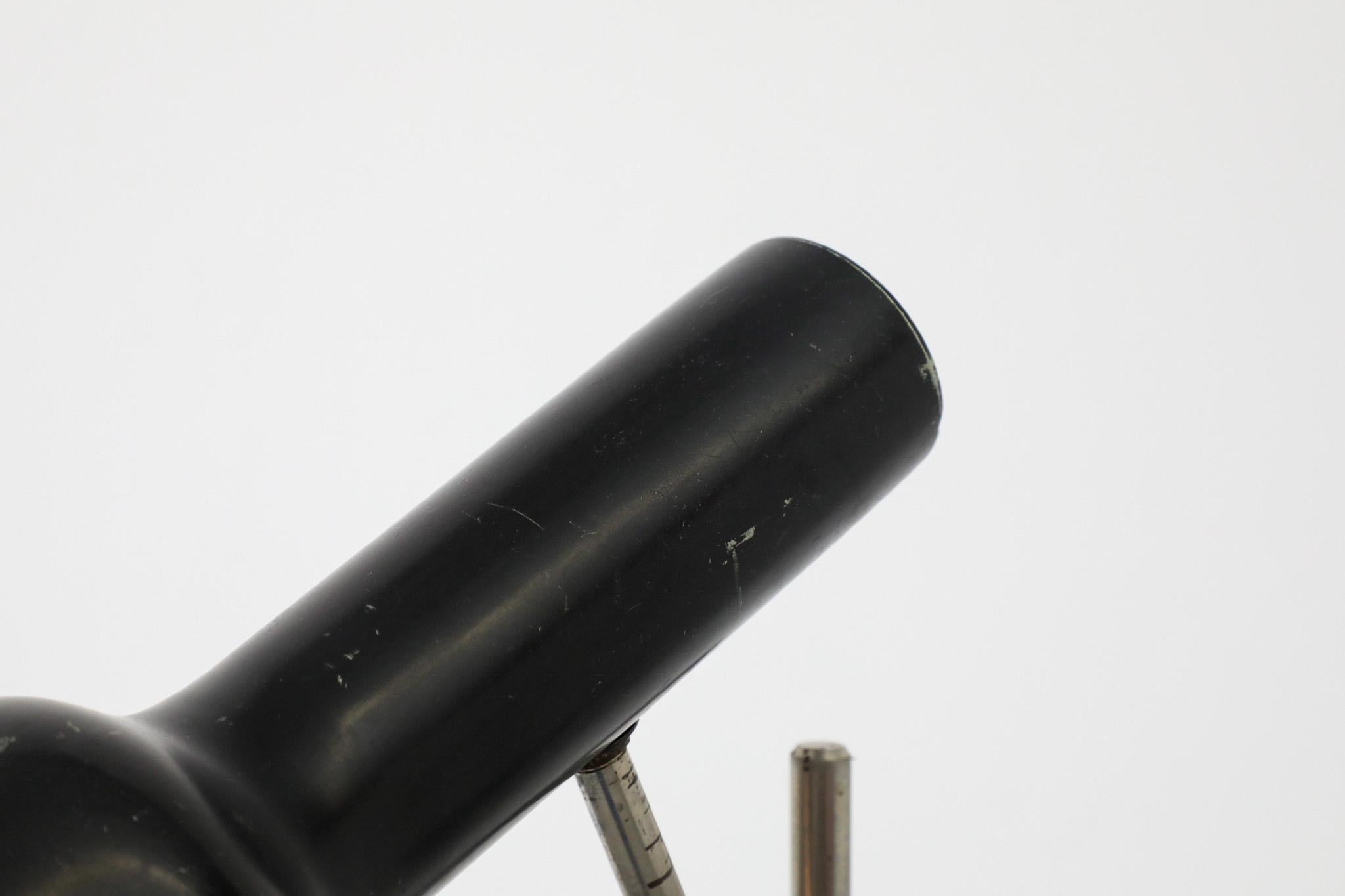 Lampadaire hollandais du milieu du siècle de style Hala émaillé noir avec Stem chromé en vente 5