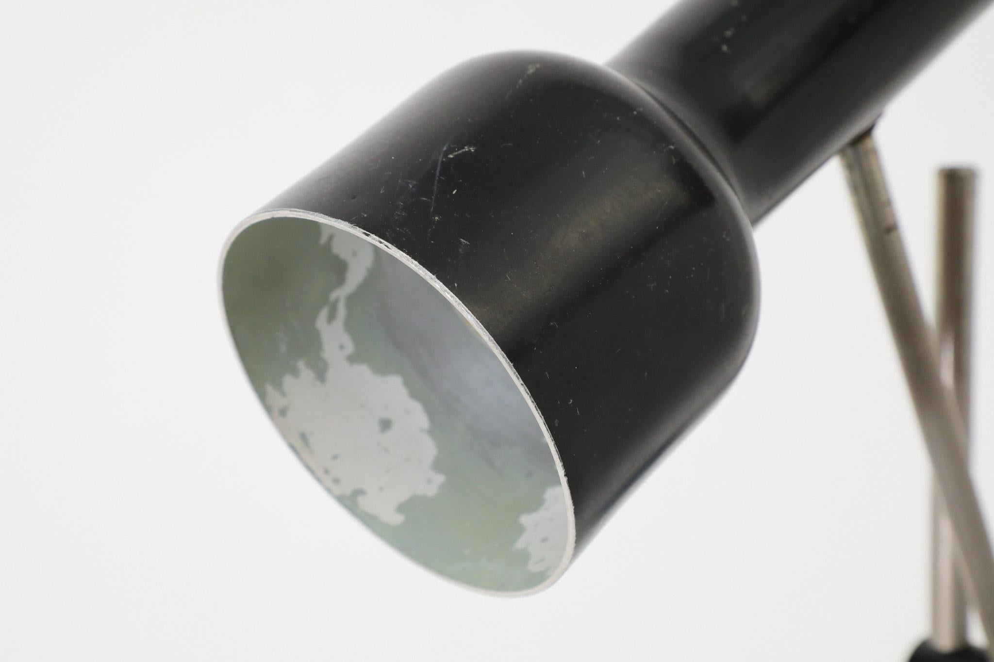 Lampadaire hollandais du milieu du siècle de style Hala émaillé noir avec Stem chromé en vente 6