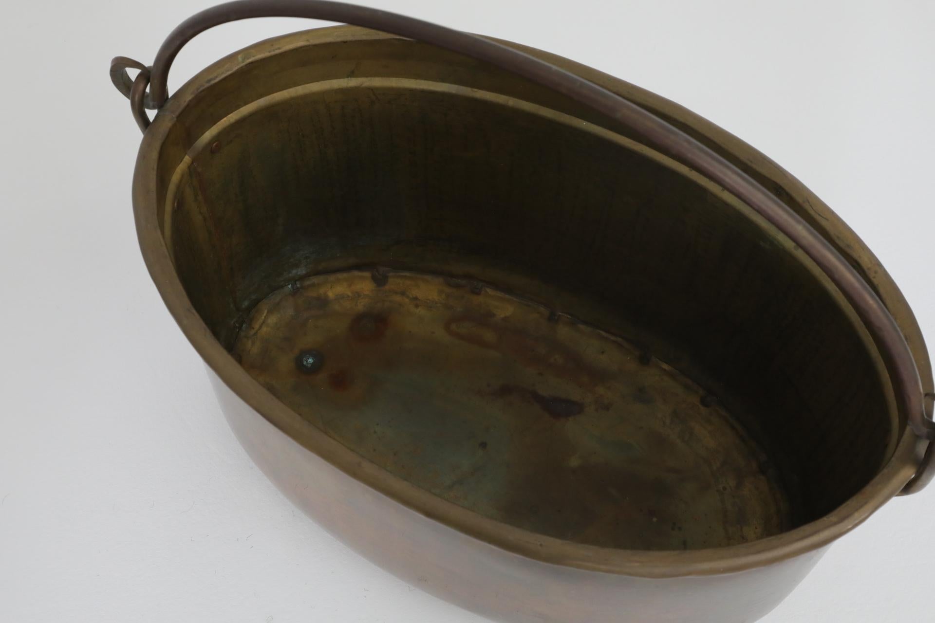 Dutch Mid-Century Brass Fireside Bucket with Decorative Handle 6