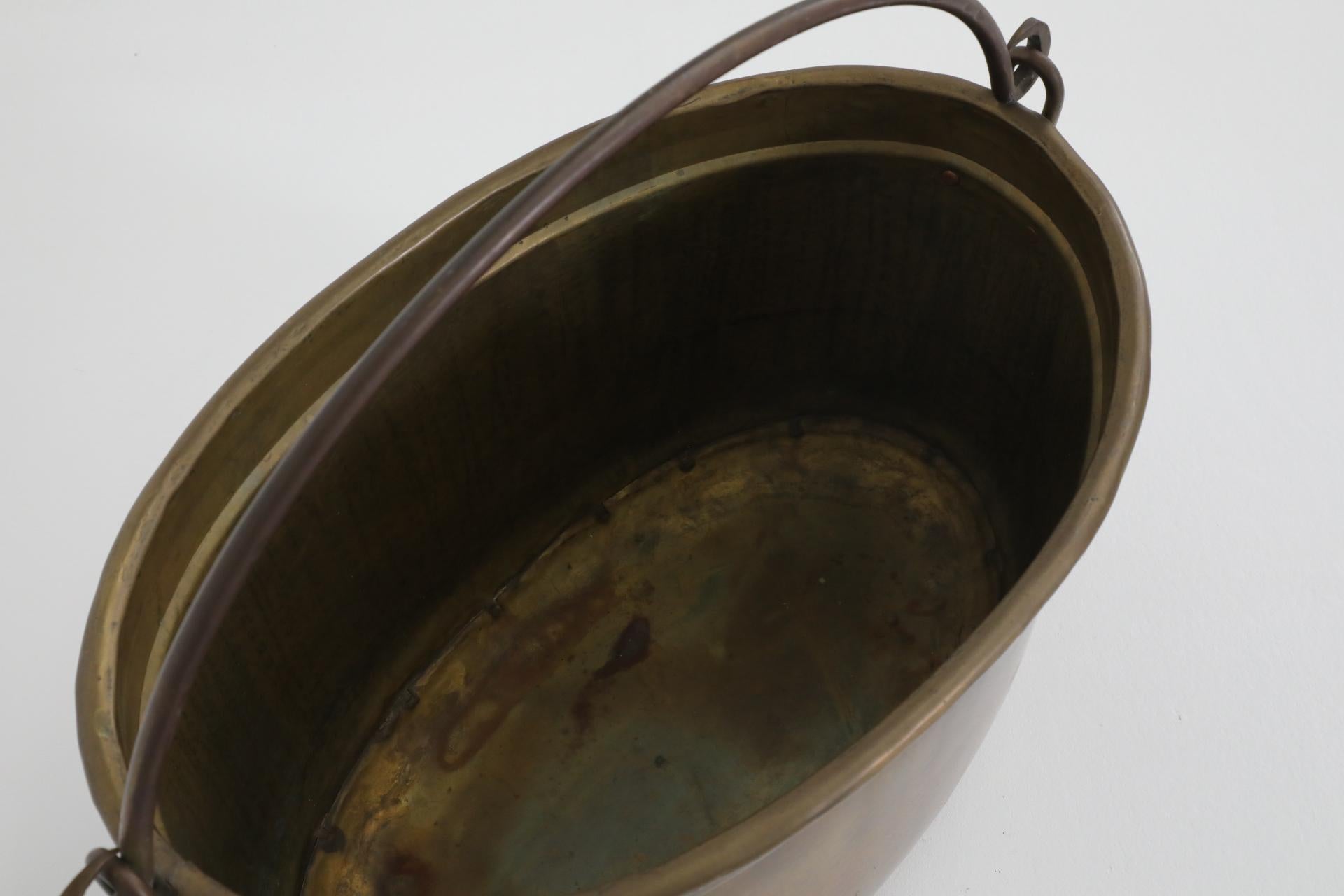 Dutch Mid-Century Brass Fireside Bucket with Decorative Handle 7