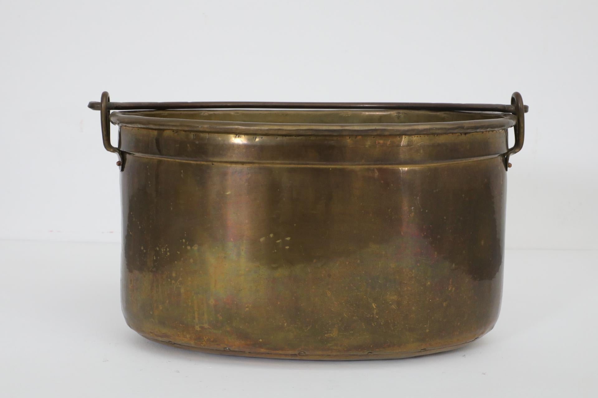 Dutch Mid-Century Brass Fireside Bucket with Decorative Handle 10