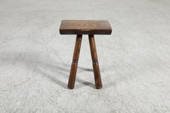 Niederländischer Melkhocker aus Eiche im brutalistischen Stil der Mitte des Jahrhunderts, im Stil von Charlotte Perriand