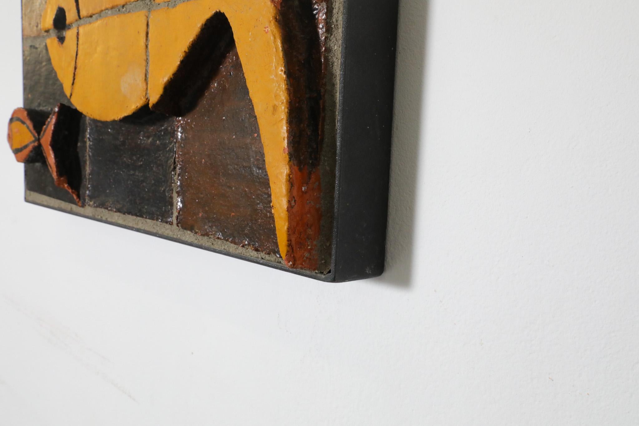 Placa mural de cerámica, hierro y hormigón de mediados de siglo con relieve de pez en venta 1