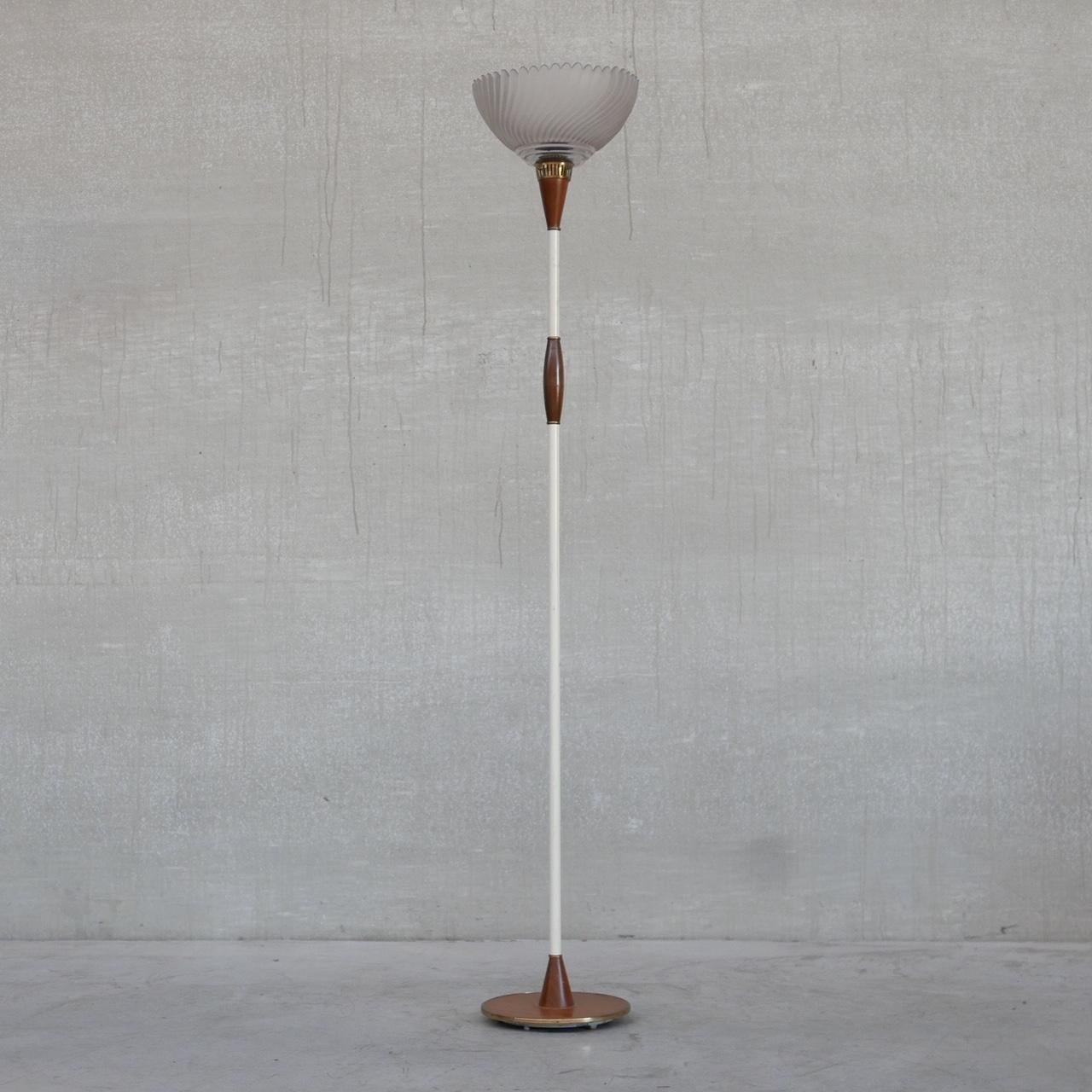 Lampada da terra olandese di metà secolo con paralume in vetro in vendita 4