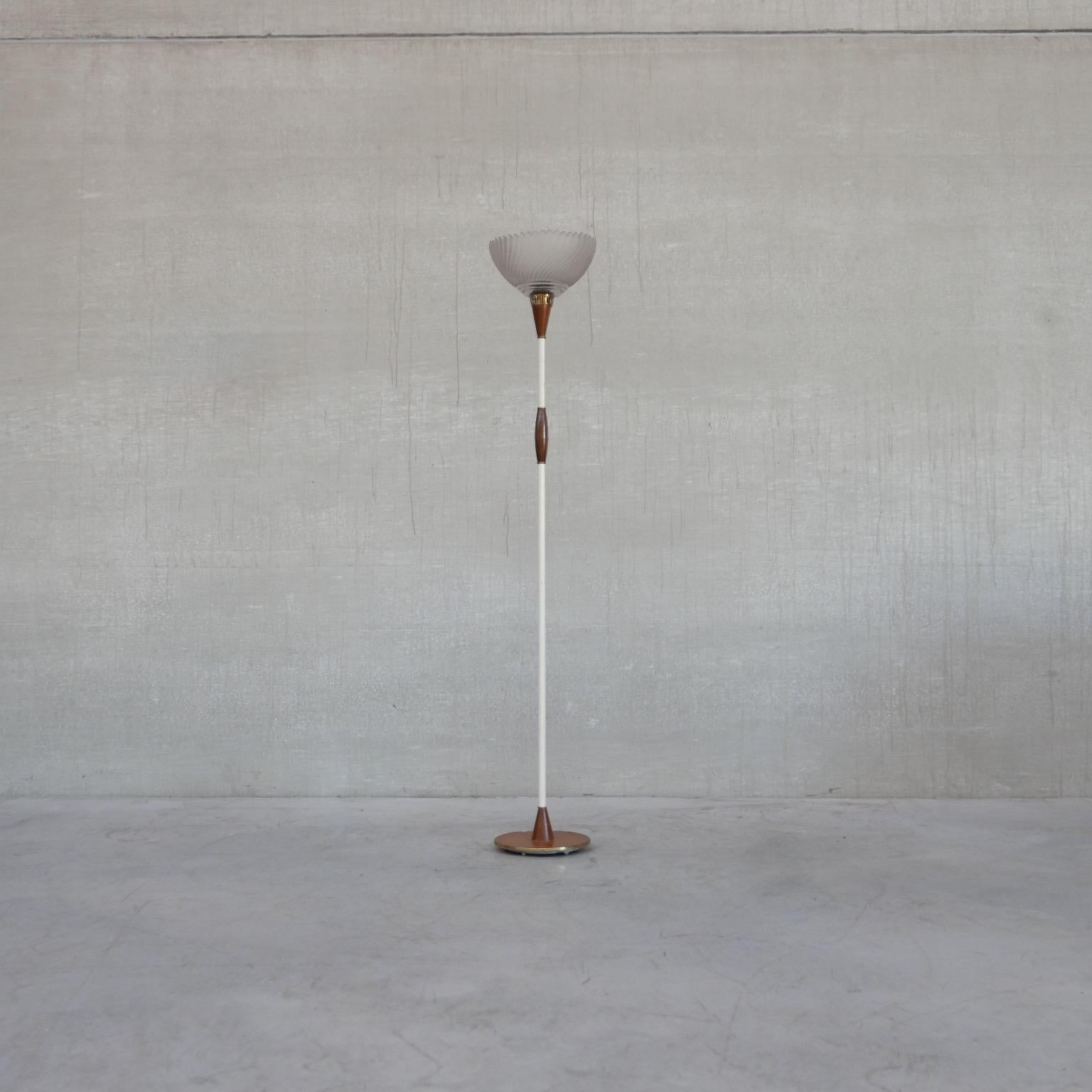Lampada da terra olandese di metà secolo con paralume in vetro in vendita 5