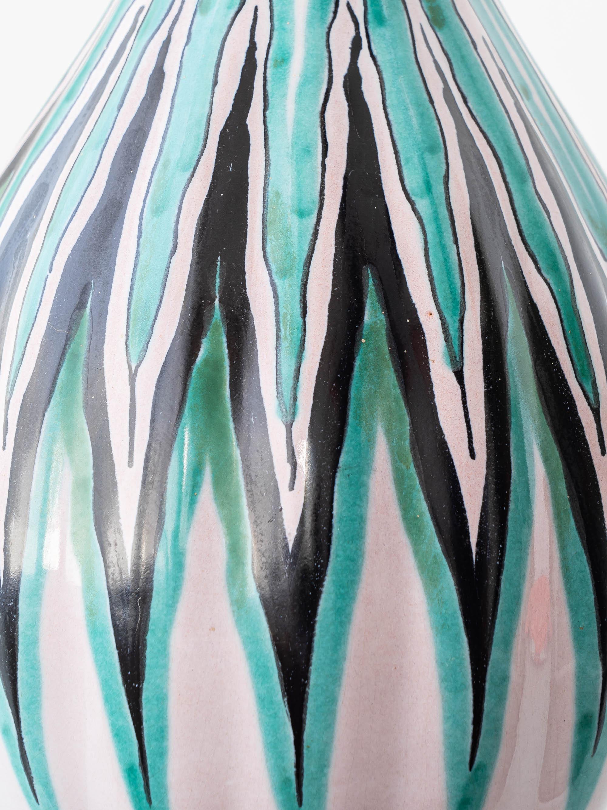 Ottone Lampada da tavolo olandese della metà del secolo scorso dipinta a mano in Gouda Pottery in vendita