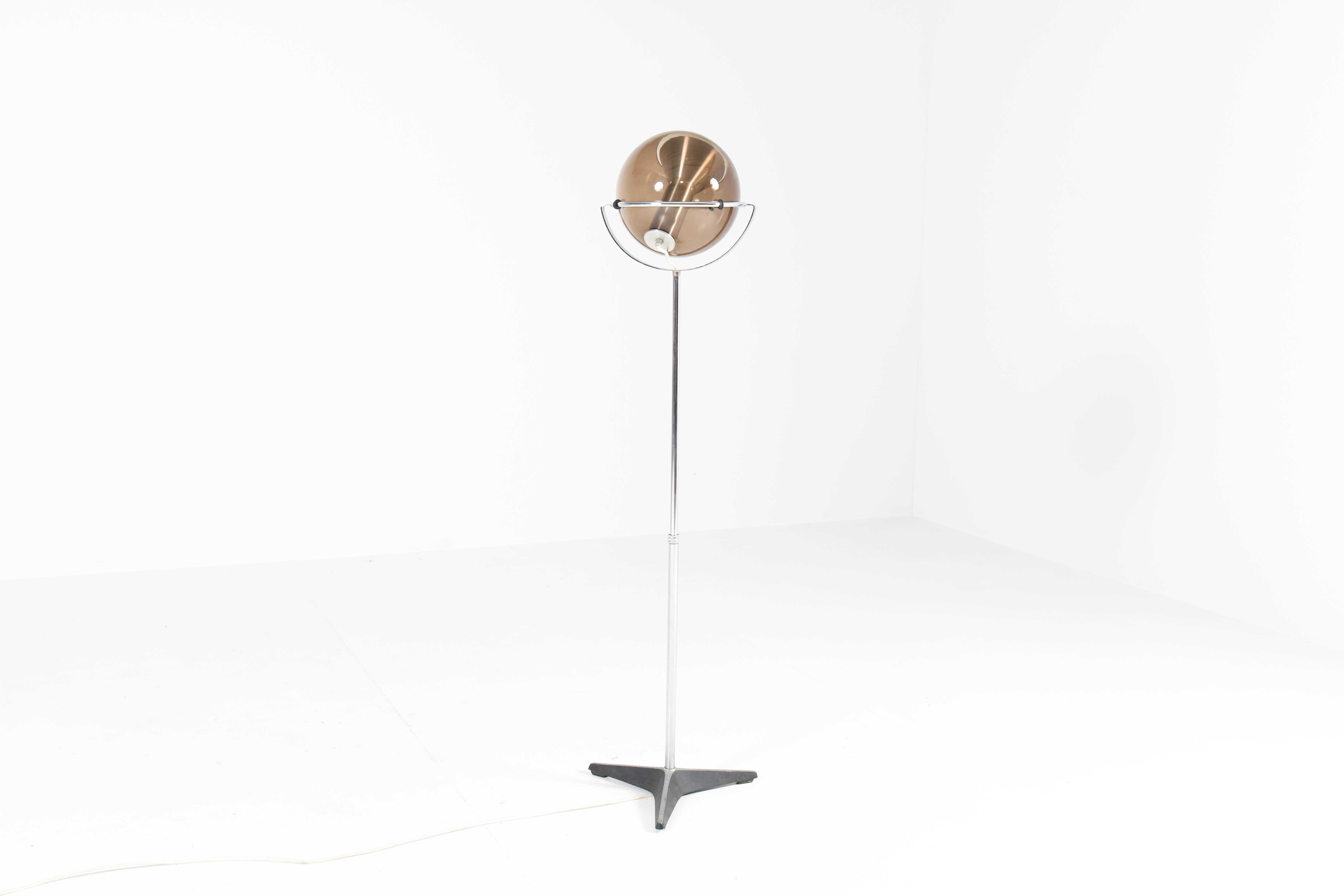 Dutch Mid-Century Modern Floor Lamp by Frank Ligtelijn for RAAK, 1960s 5
