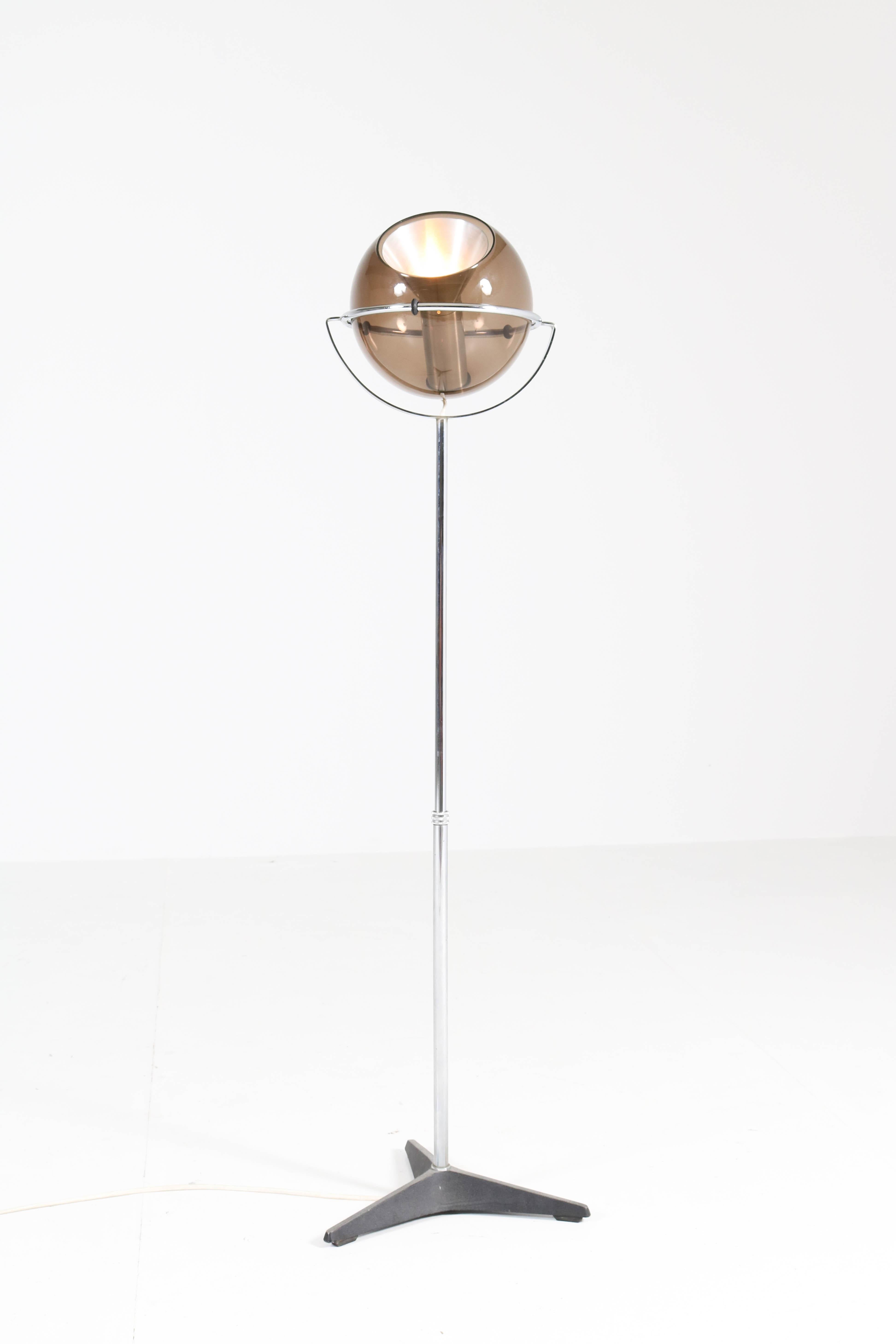 Dutch Mid-Century Modern Floor Lamp by Frank Ligtelijn for RAAK, 1960s 3