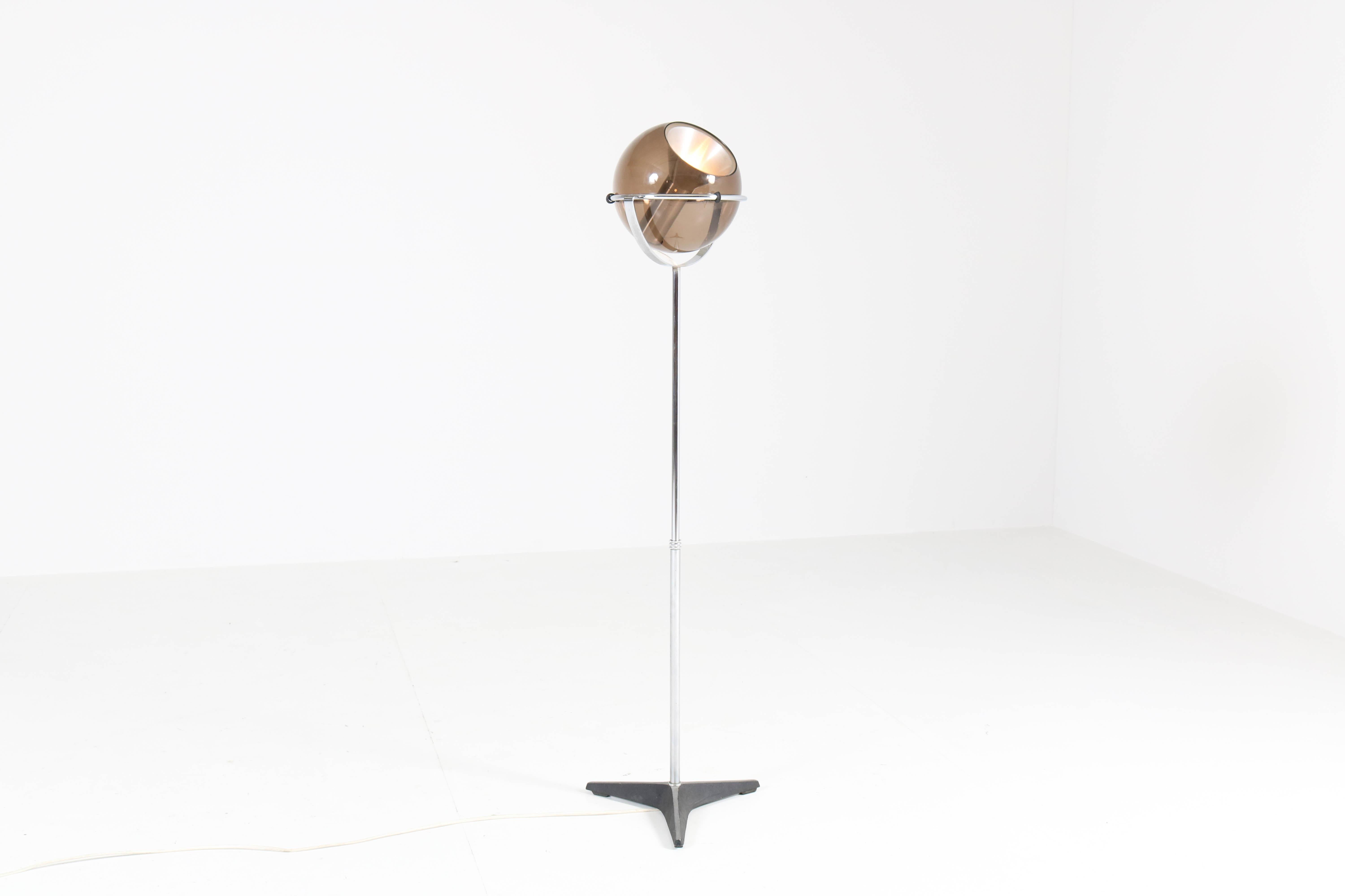 Dutch Mid-Century Modern Floor Lamp by Frank Ligtelijn for RAAK, 1960s 4