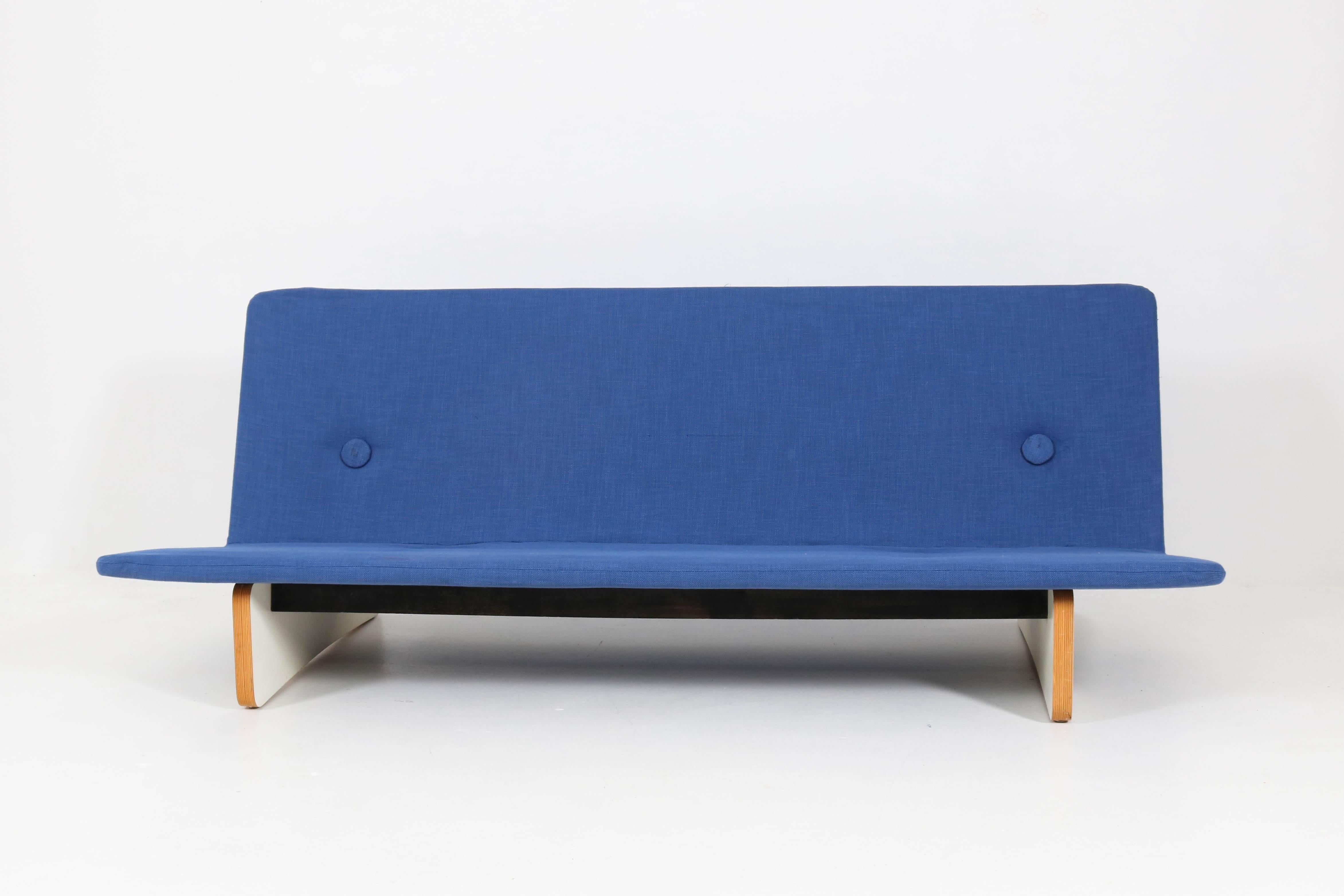 Dutch Mid-Century Modern Sofa 671 by Kho Liang Le for Artifort, 1960s 4