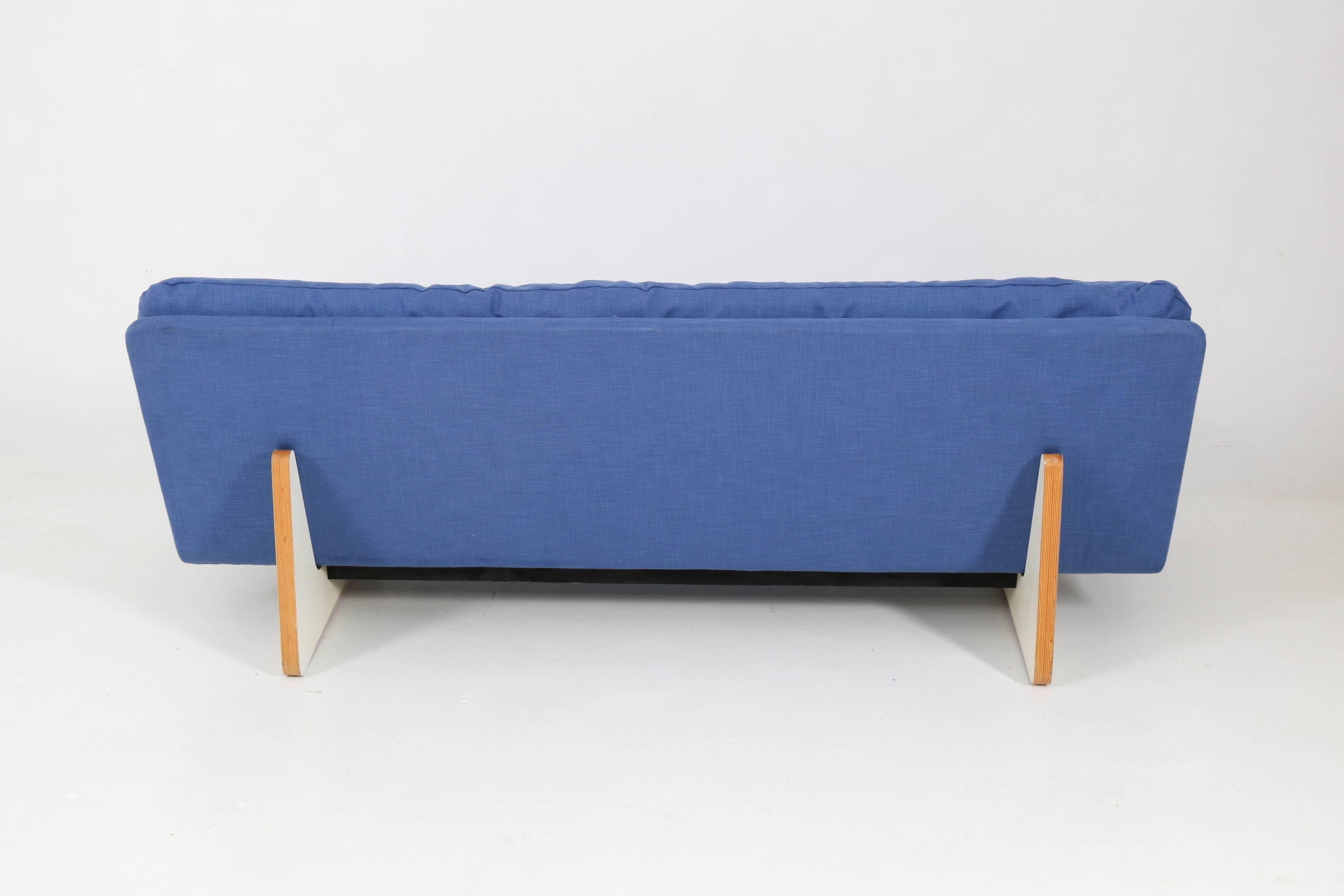 Dutch Mid-Century Modern Sofa 671 by Kho Liang Le for Artifort, 1960s 1