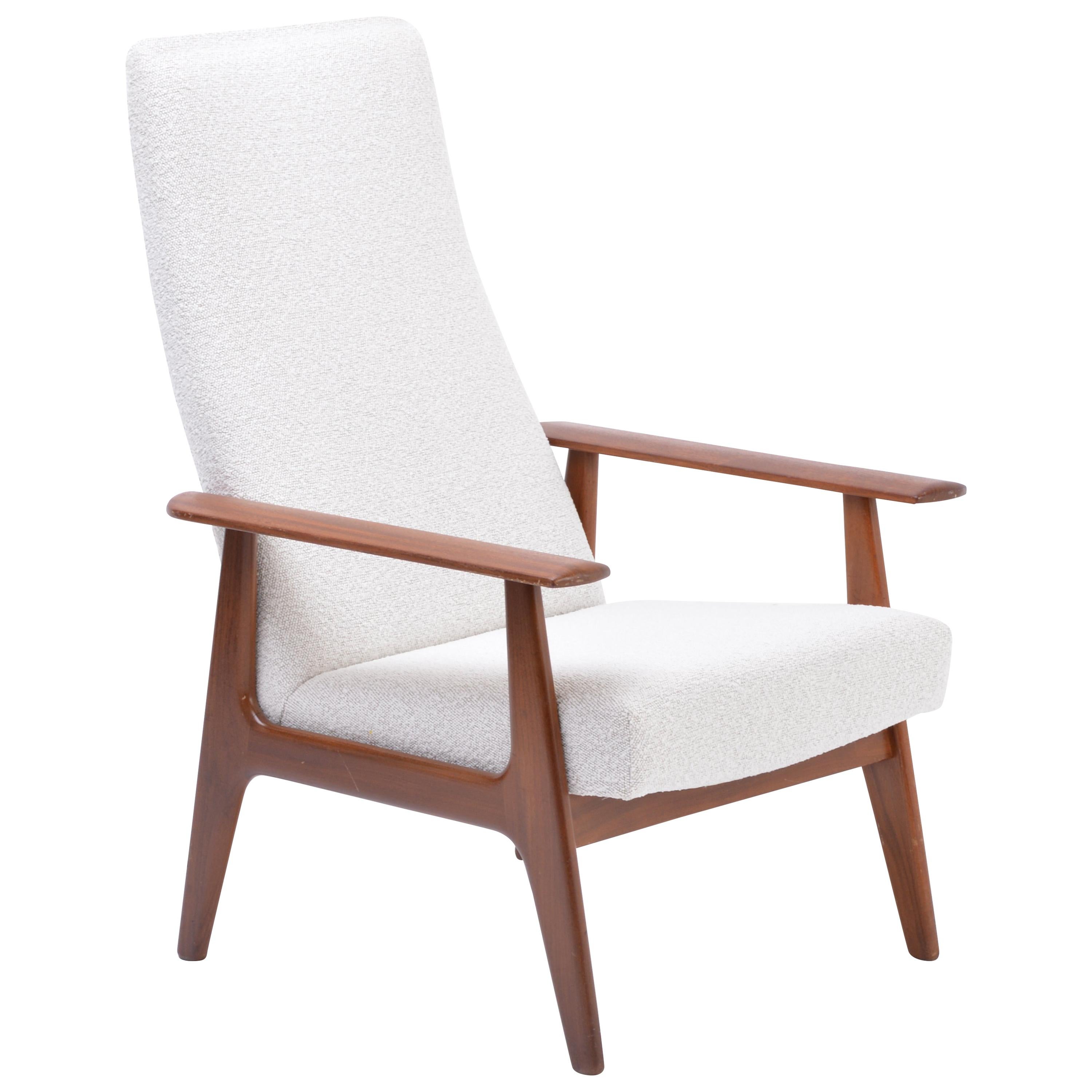 Dutch Mid-Century Modern Teak lounge chair by Topform reupholstered in Bouclé For Sale