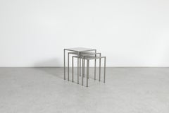 Niederländische Satinaluminium-Stapeltische im Mid-Century-Modern-Stil, 3er-Set