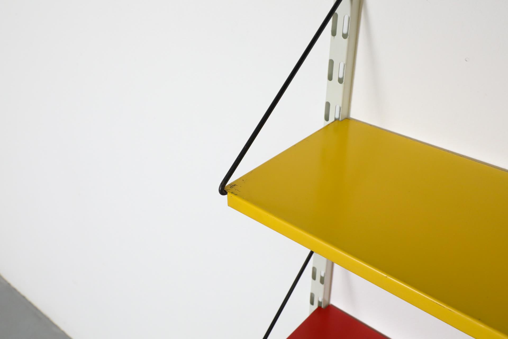 Mueble alto industrial de 2 cuerpos de metal multicolor holandés de mediados de siglo by Pilastro en venta 2