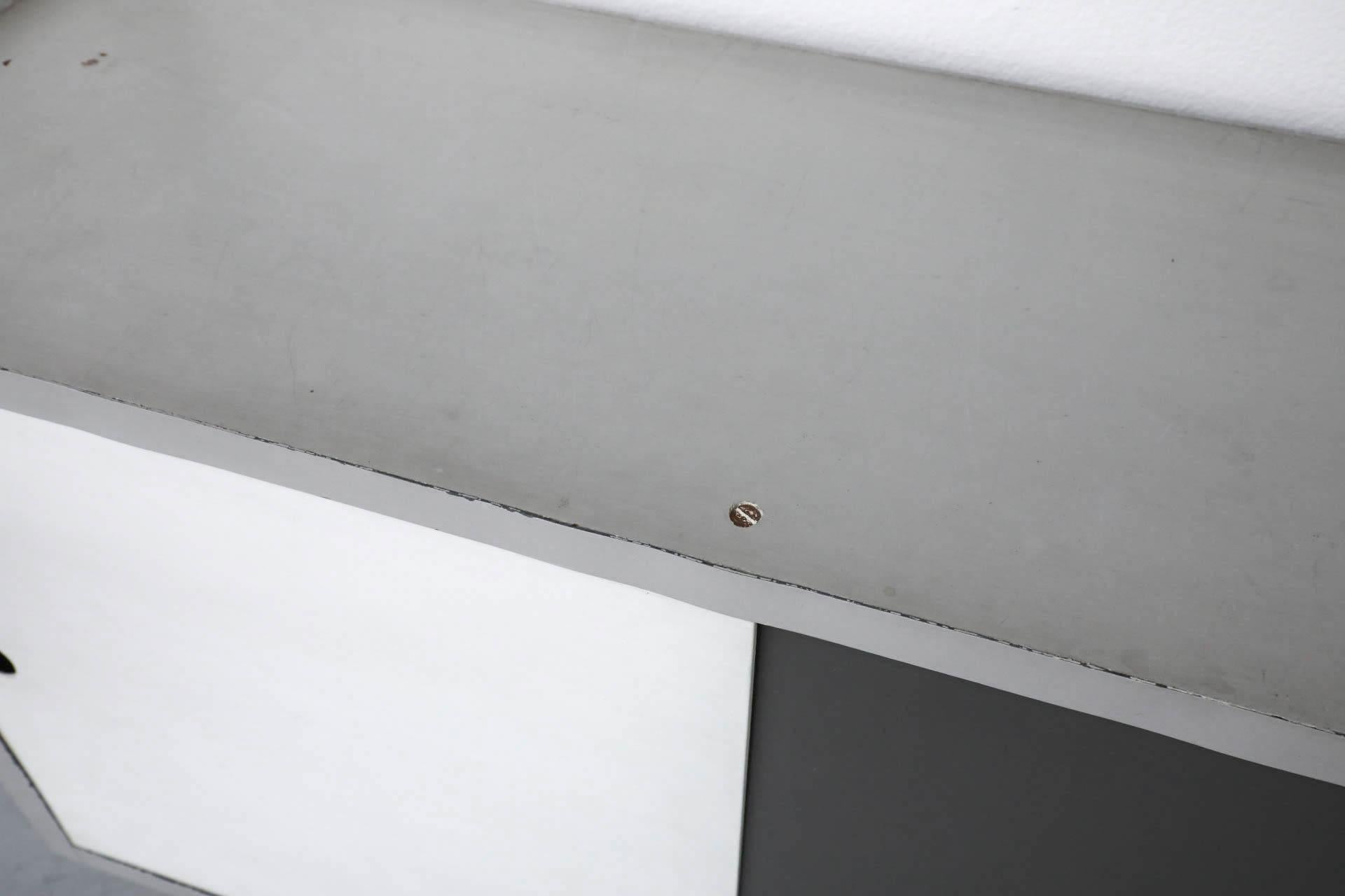 Unità a muro Pilastro olandese del metà del secolo scorso con scrivania, mobile e lampada incorporata in vendita 2